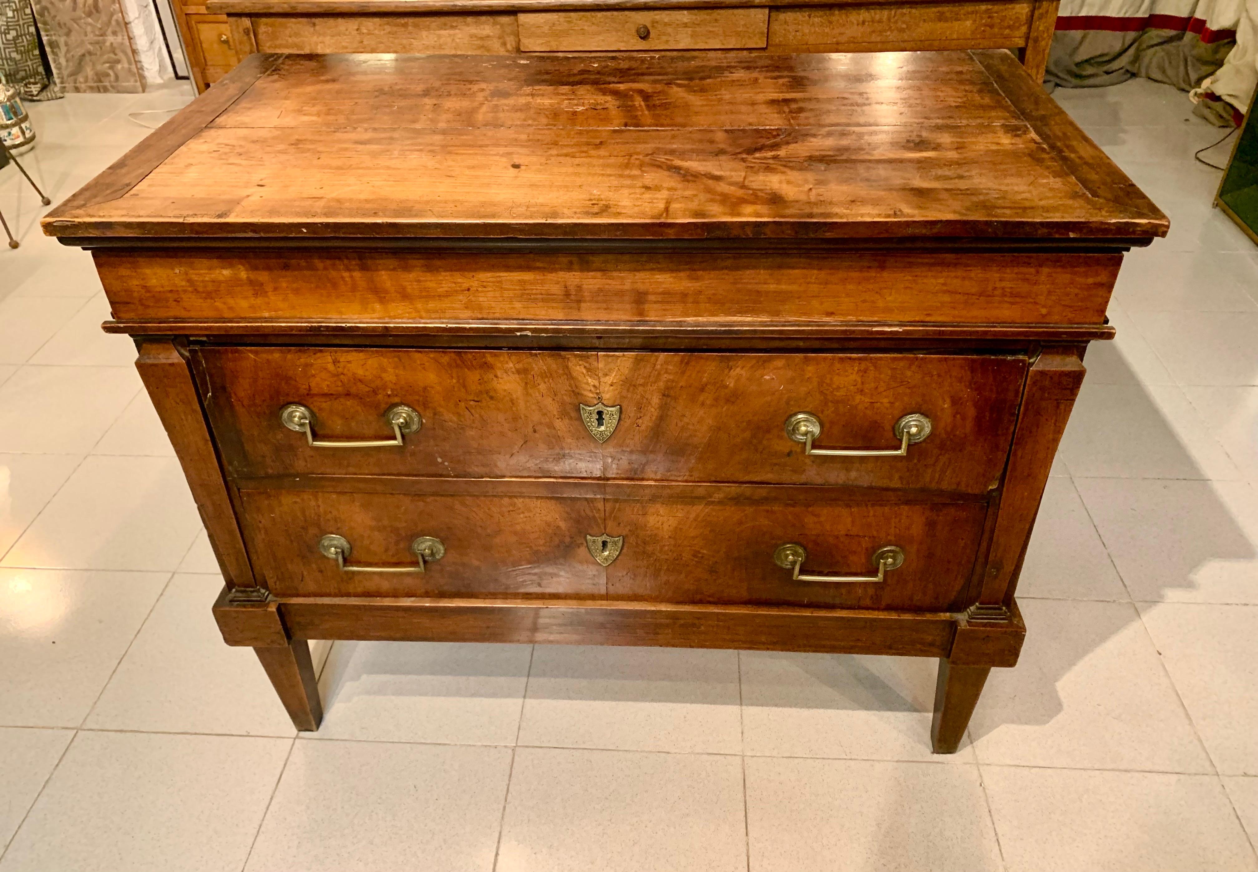 19th Century French Empire Walnut Commode  In Good Condition For Sale In Madrid, ES