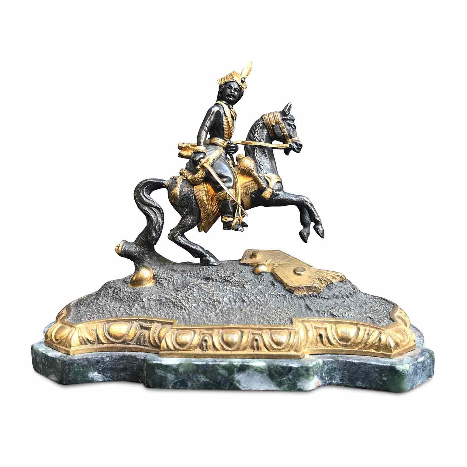 Französische Bronzefigur eines Reiterkelchens von Joachim Murat aus dem 19. Jahrhundert (Gegossen) im Angebot