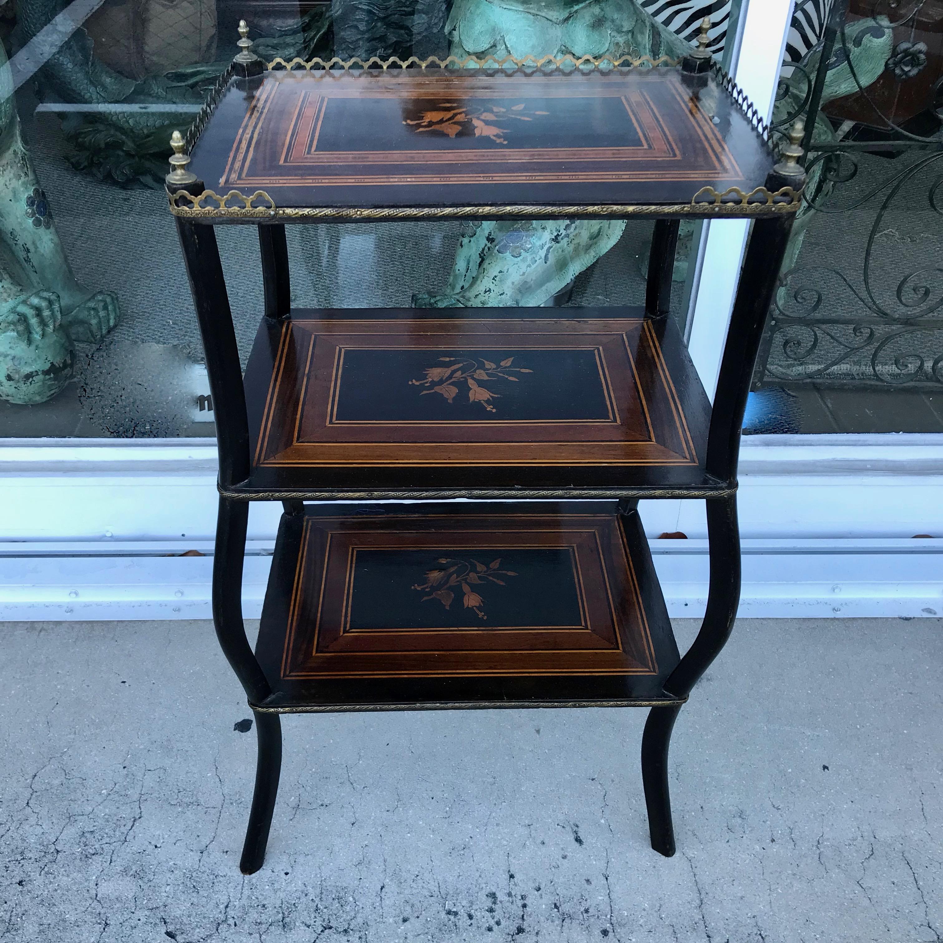 19TH Century French Etagere / End Table In Good Condition For Sale In West Palm Beach, FL