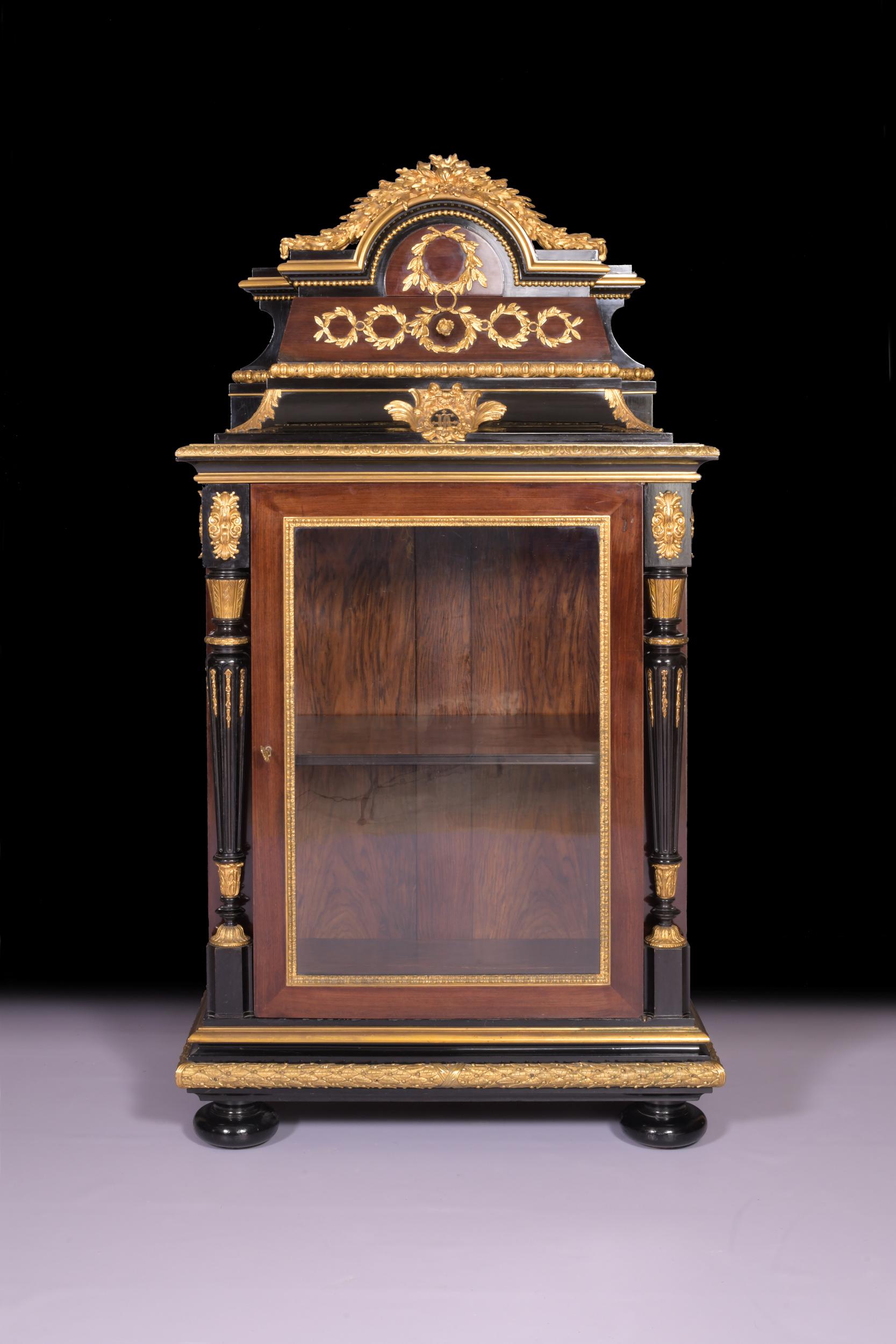 exhibition cabinet