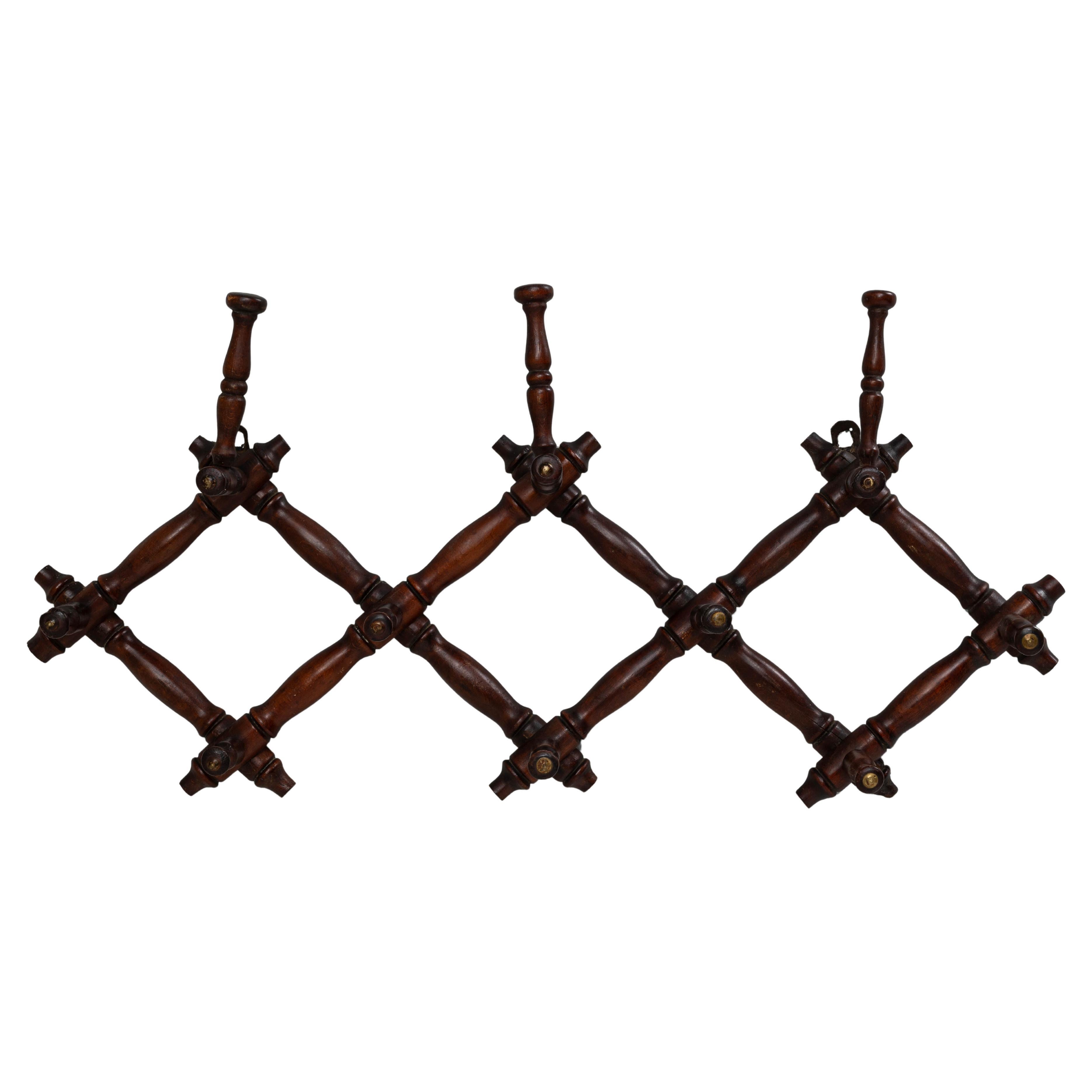 Appendiabiti da parete in legno espandibile francese del XIX secolo in vendita