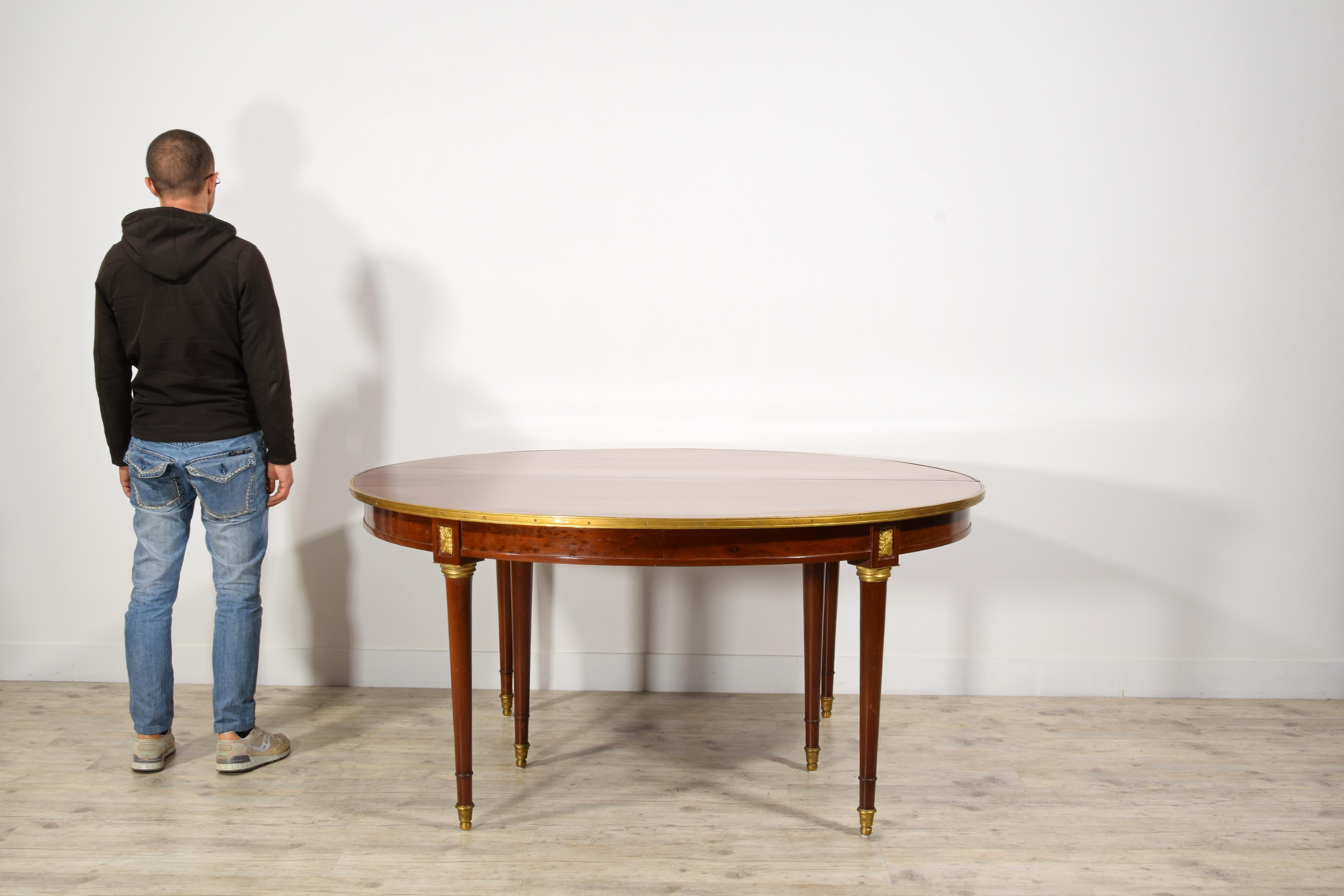 XIXe siècle Table ovale extensible française du 19ème siècle en vente
