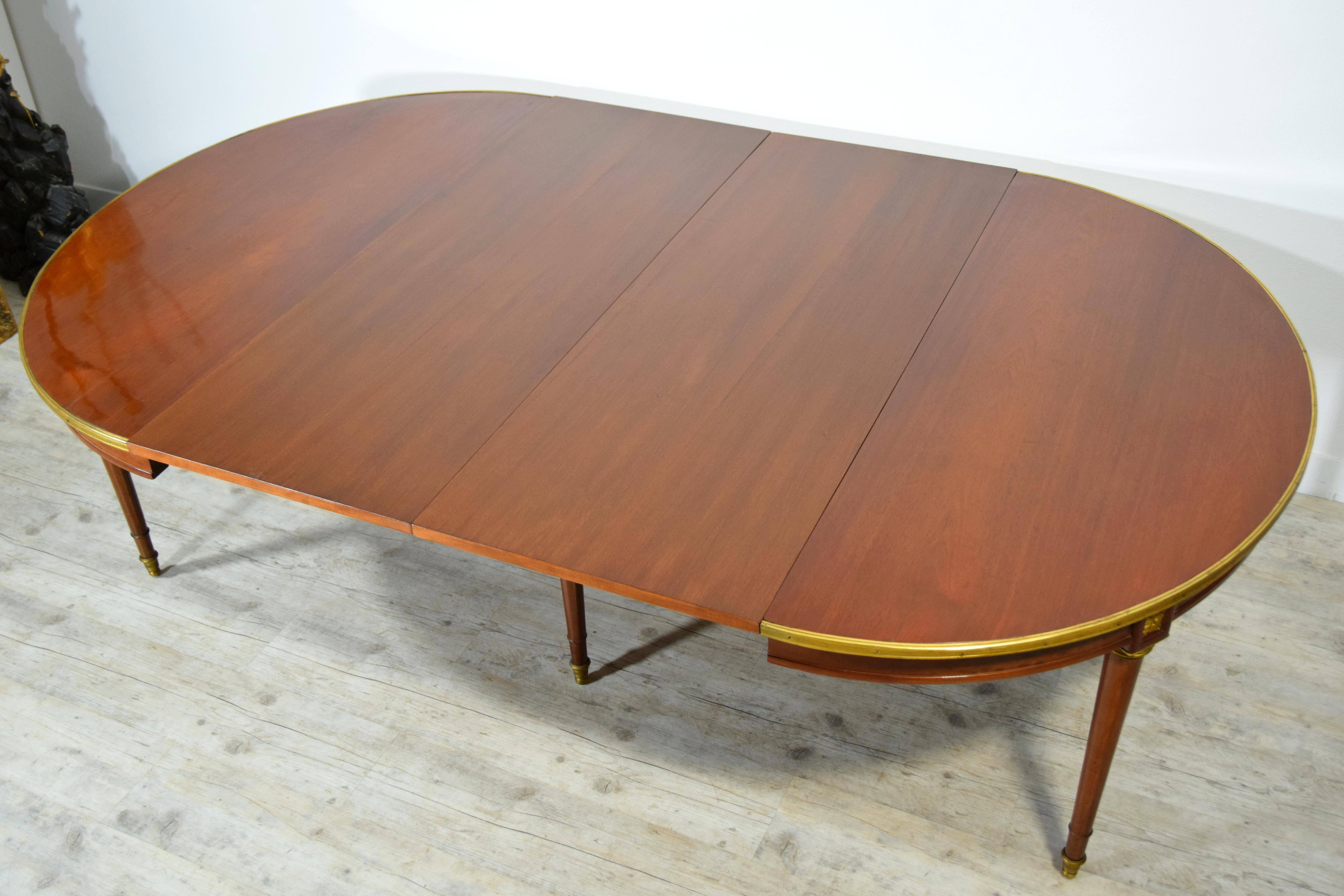 Bronze Table ovale extensible française du 19ème siècle en vente