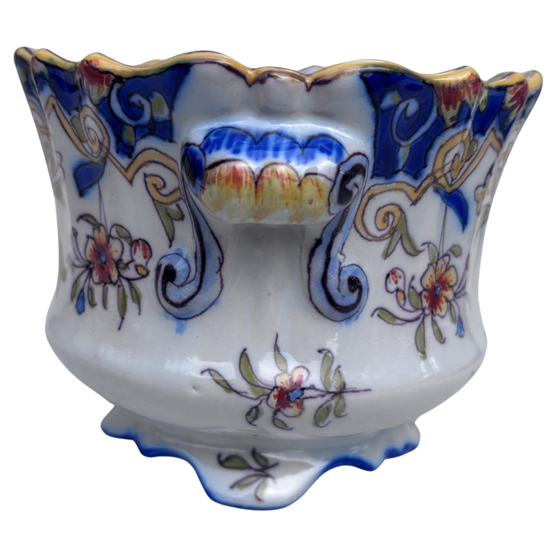 Fine XIX secolo 19th Century French Faience Cache Pot Desvres in vendita