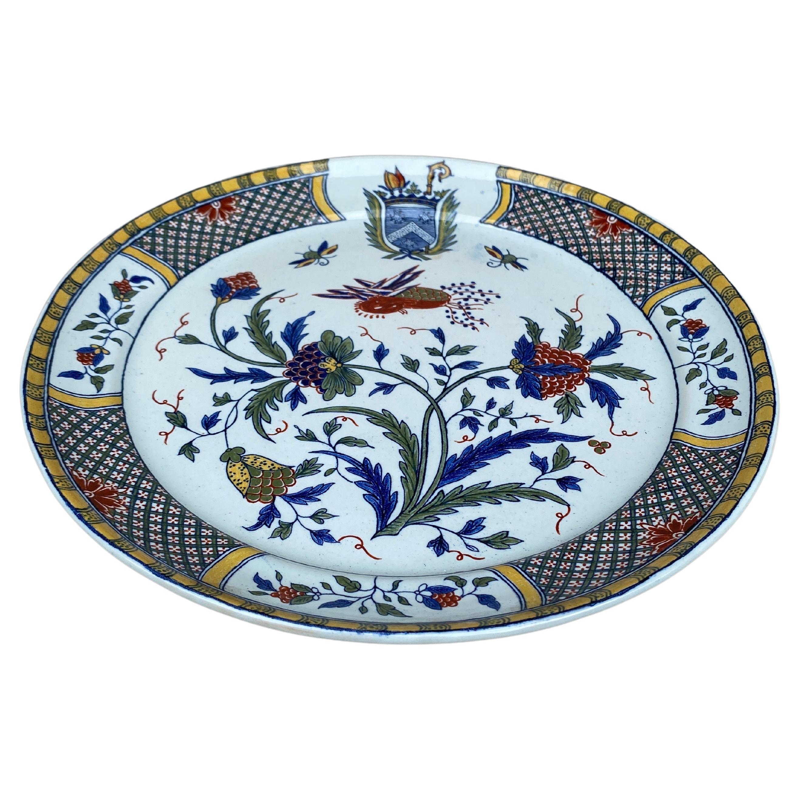 Majolika-Chinoiserie-Teller des 19. Jahrhunderts, signiert Angouleme.