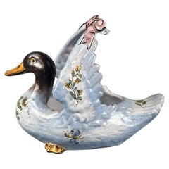 Giardiniere a forma di anatra in maiolica francese del XIX secolo, Saint-Clément