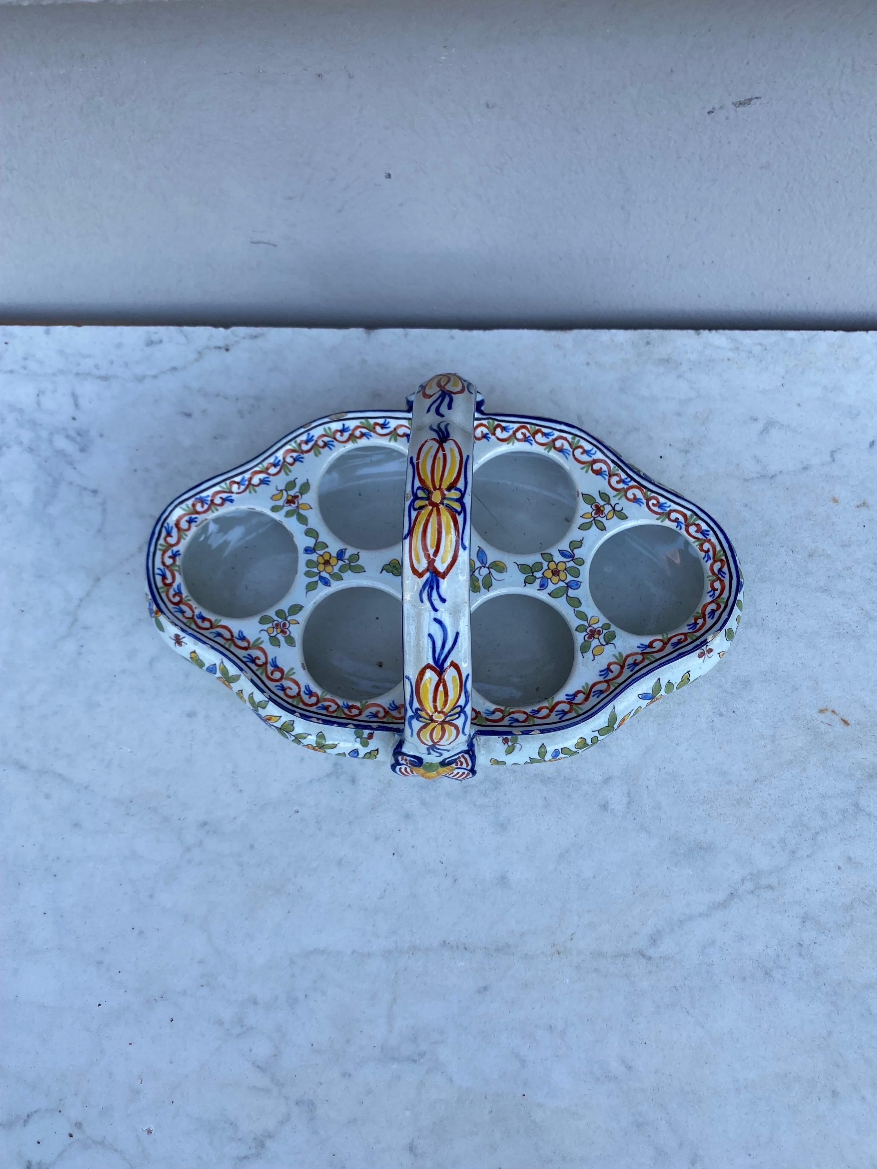 19th Century French Faience Egg Basket Desvres Fourmaintraux In Good Condition For Sale In Austin, TX