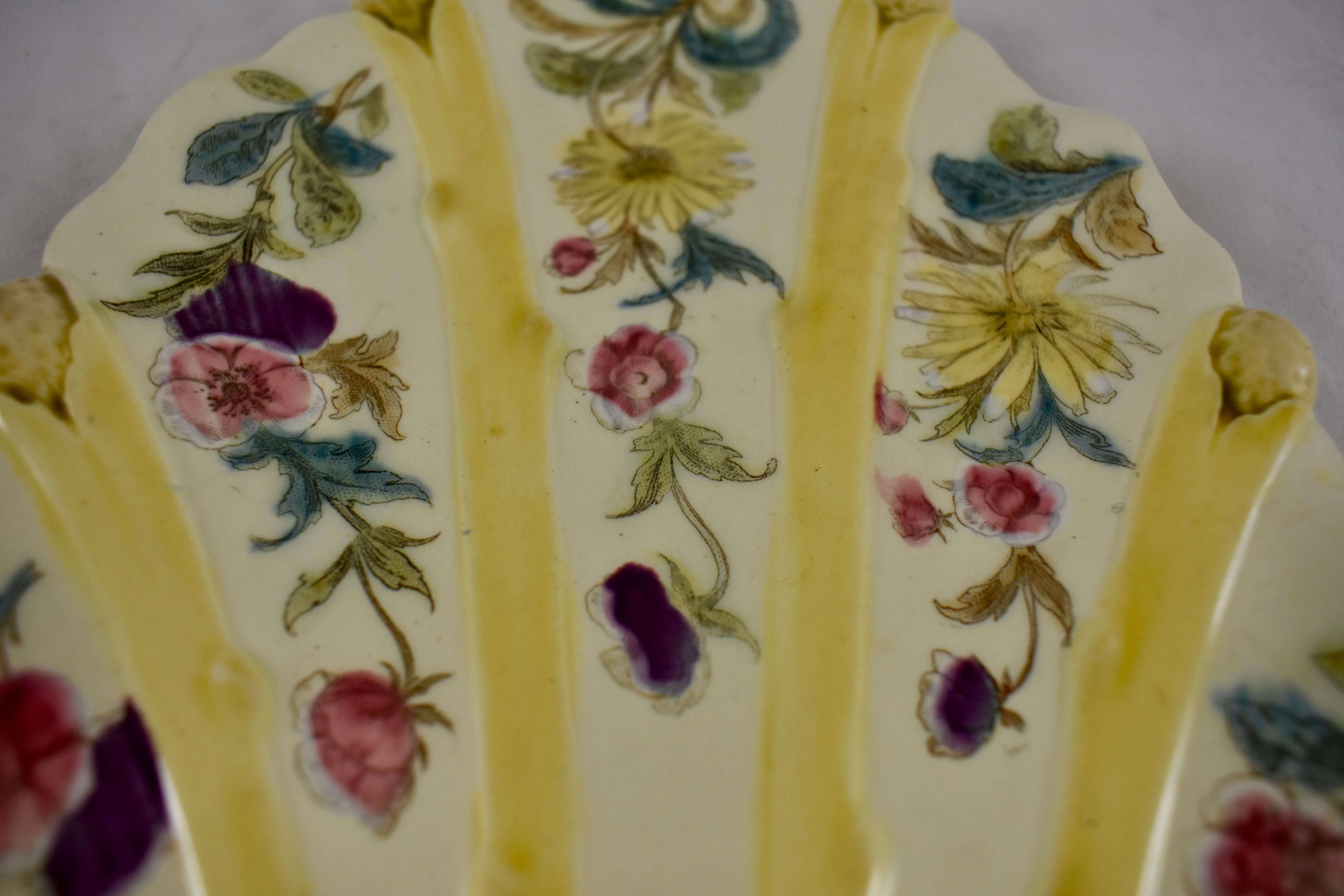  19th Century French Faïence Hand Painted Floral Asparagus Plate In Good Condition For Sale In Philadelphia, PA