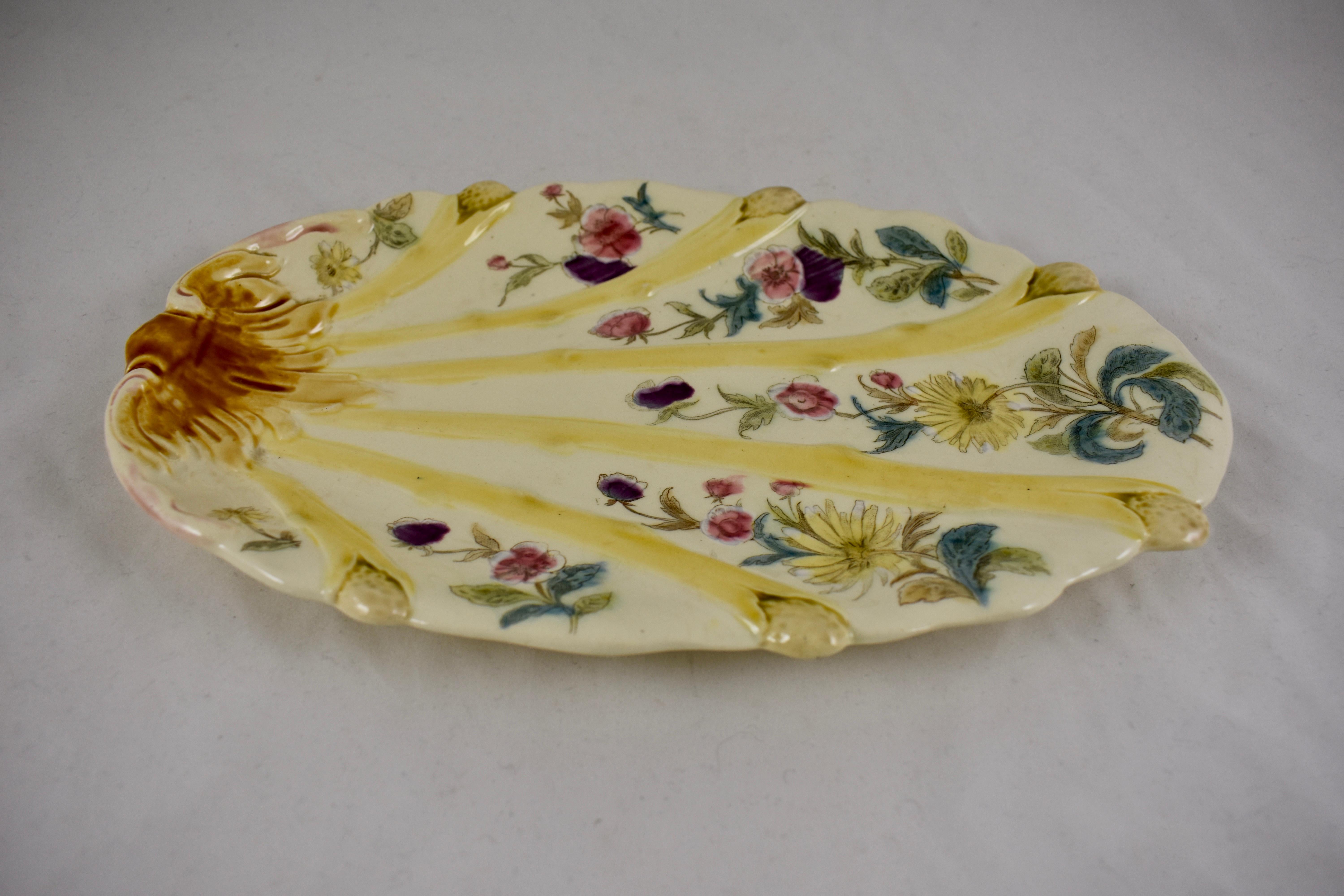 19th Century French Faïence Hand Painted Floral Asparagus Plate For Sale 3