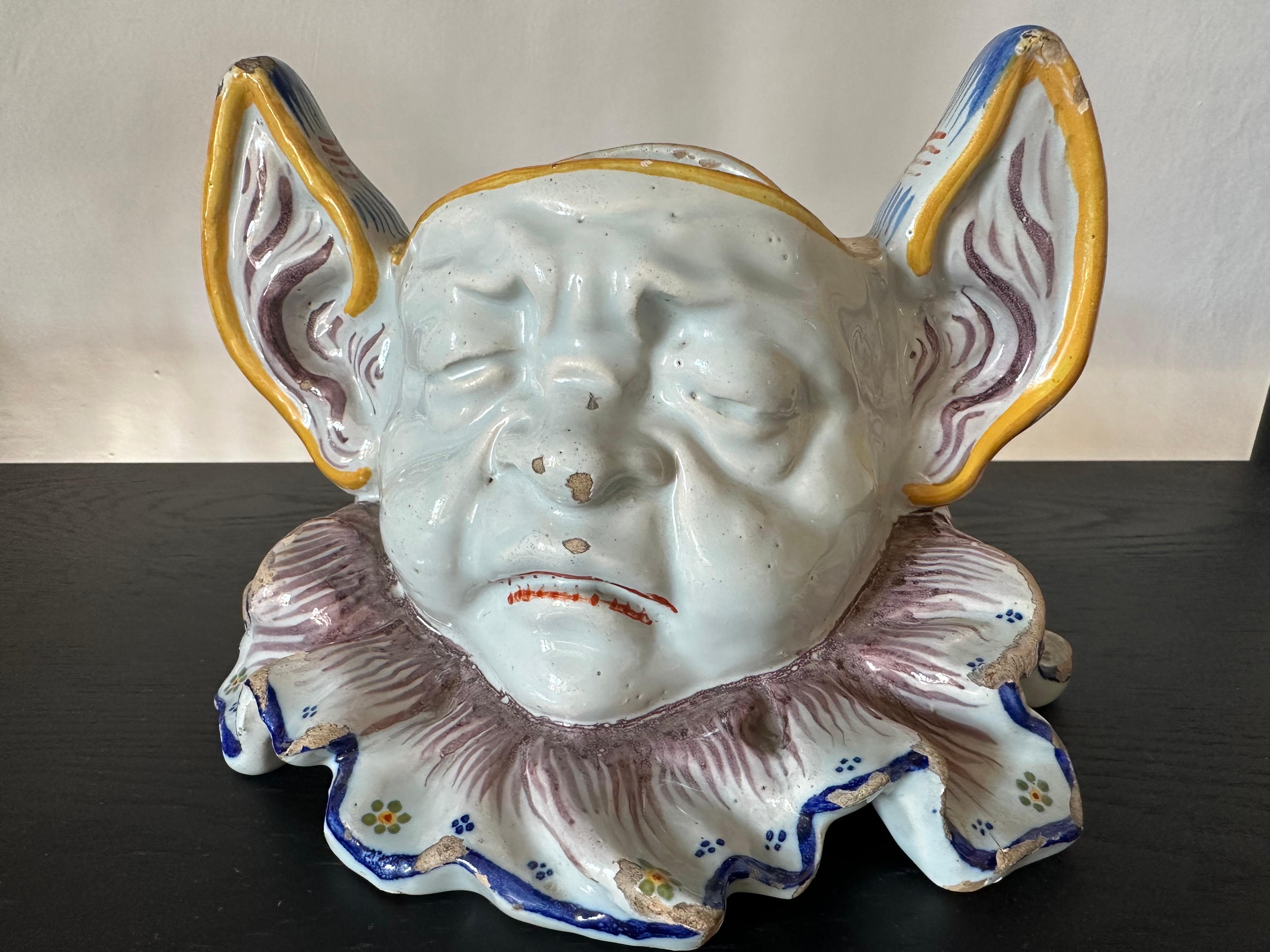 XIXe siècle Cache pot d'arlequin en faïence française du 19e siècle, expression double face de Rouen en vente
