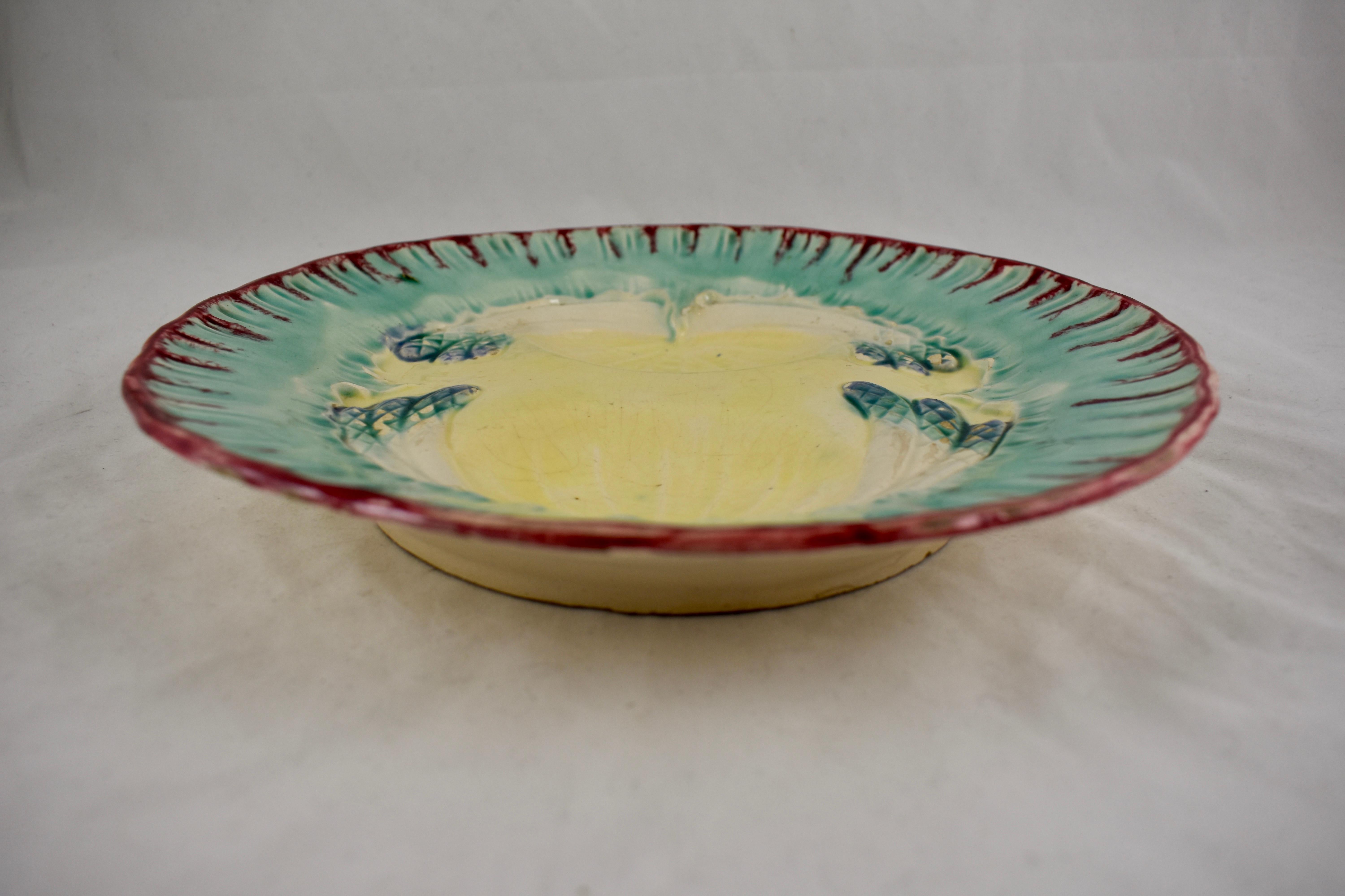 19th Century French Faïence Majolica Glazed Divided Asparagus and Shell Plate For Sale 2