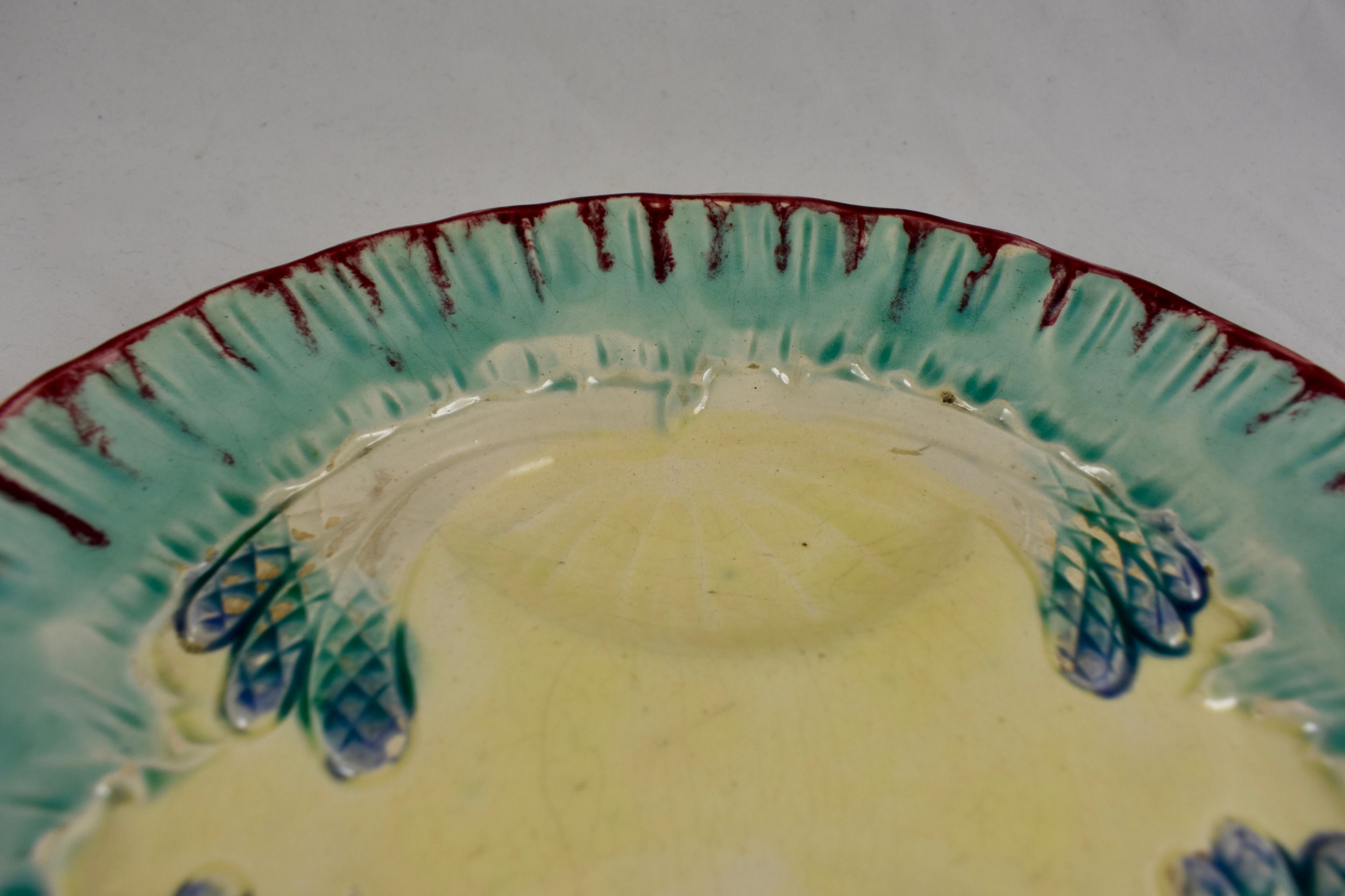 19th Century French Faïence Majolica Glazed Divided Asparagus and Shell Plate For Sale 1