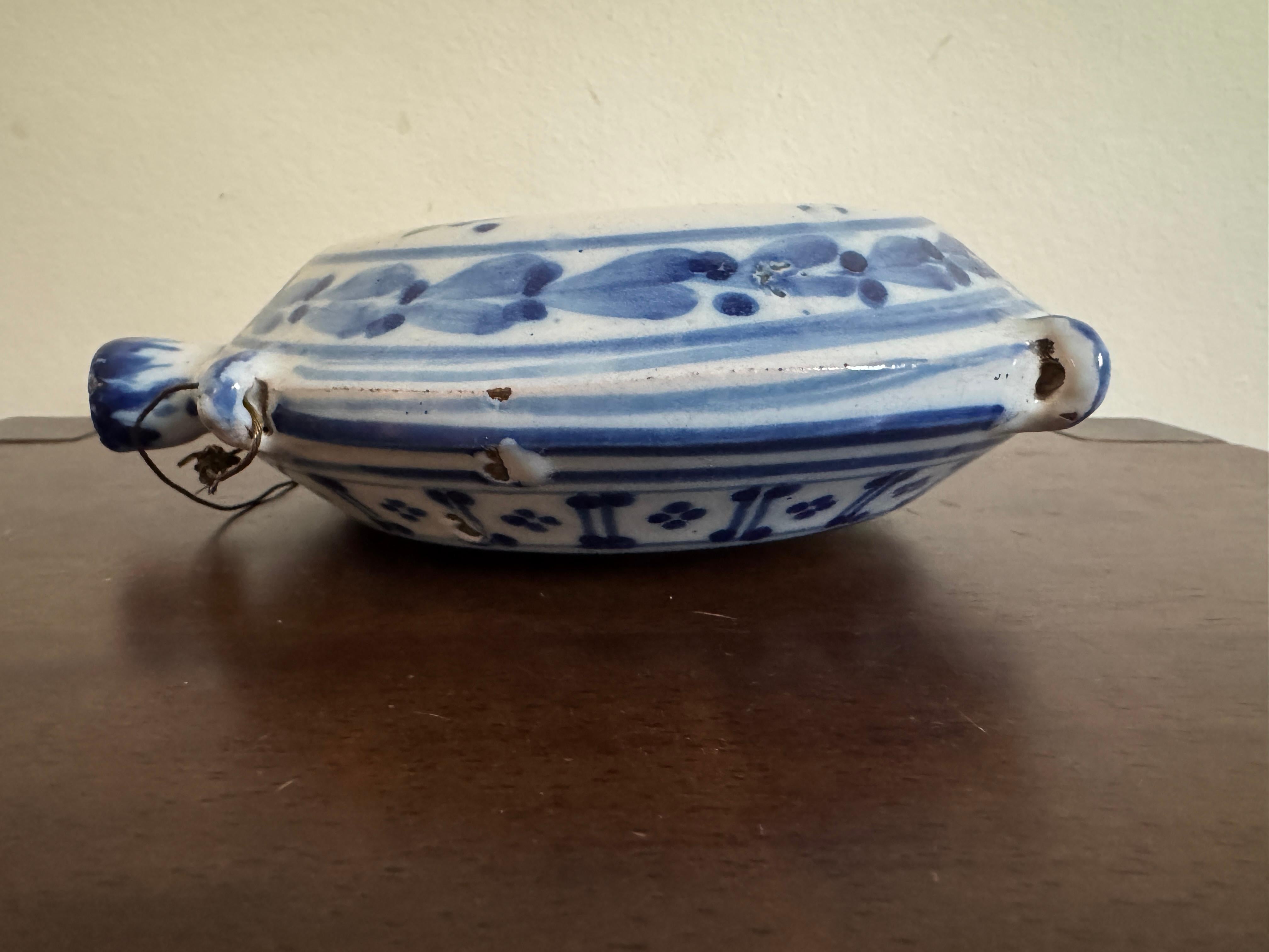 Frasco de peregrino de loza francesa del siglo XIX en venta 13
