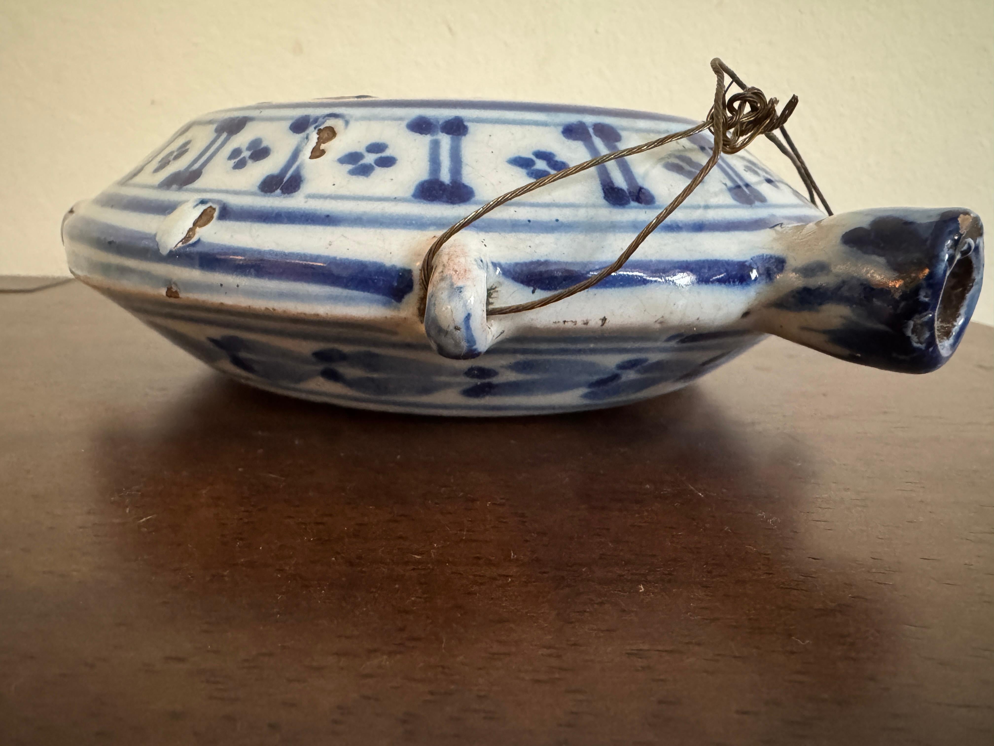 Frasco de peregrino de loza francesa del siglo XIX Francés en venta