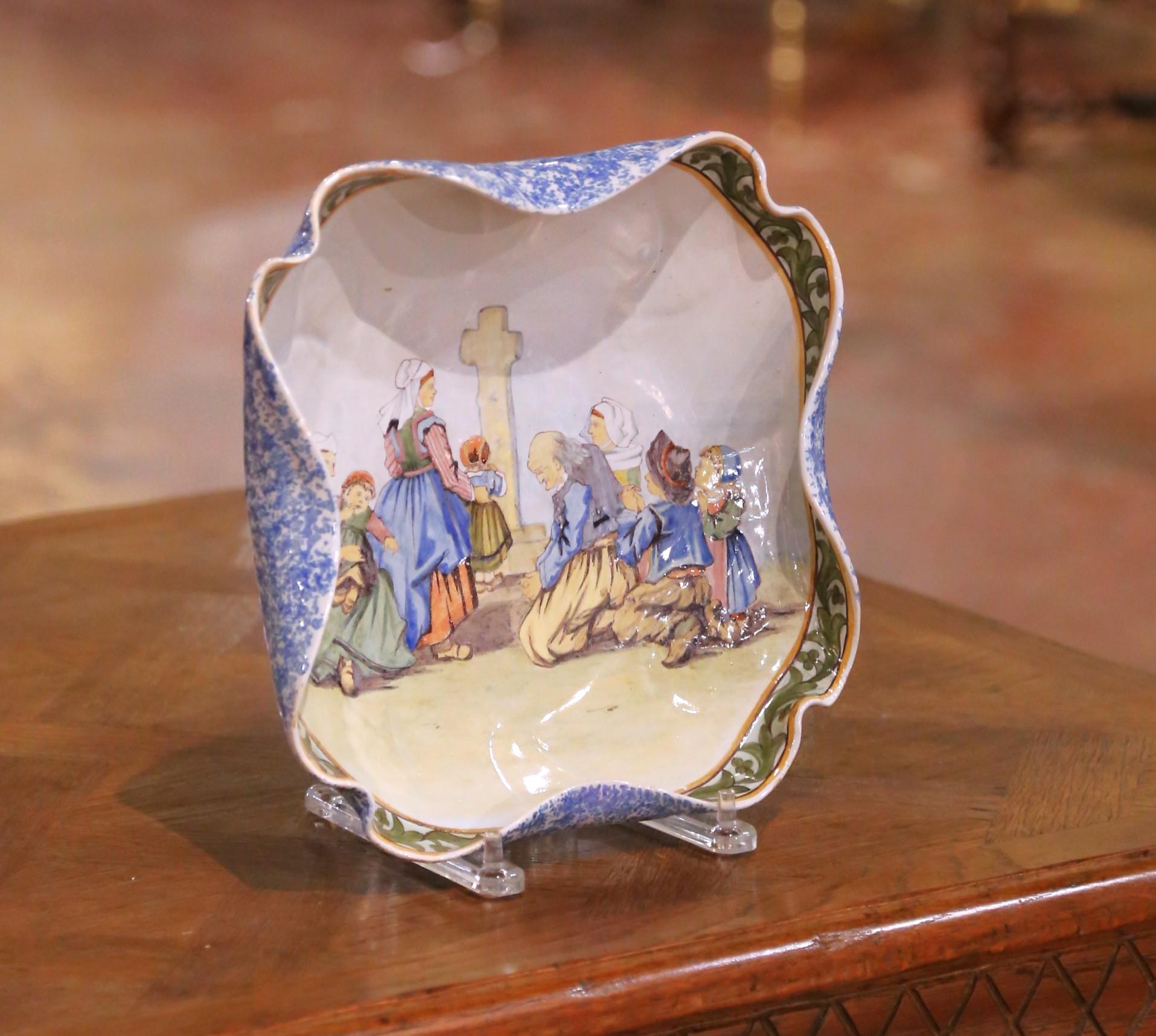 Hand-Painted 19th Century French Faience Porquier-Beau Quimper Decorative Dish For Sale