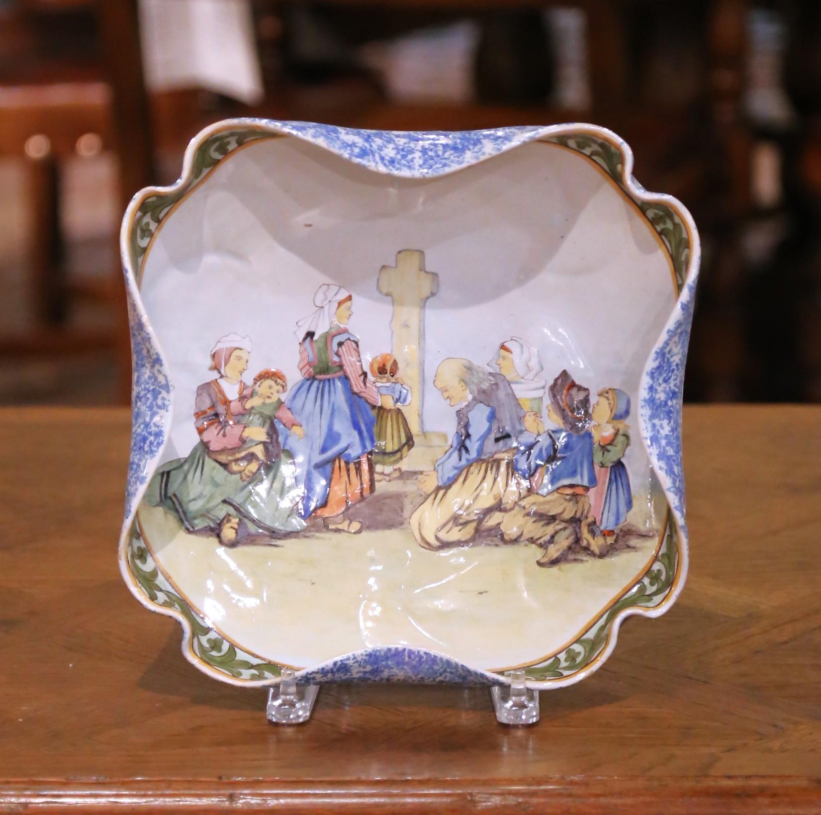19th Century French Faience Porquier-Beau Quimper Decorative Dish In Excellent Condition For Sale In Dallas, TX