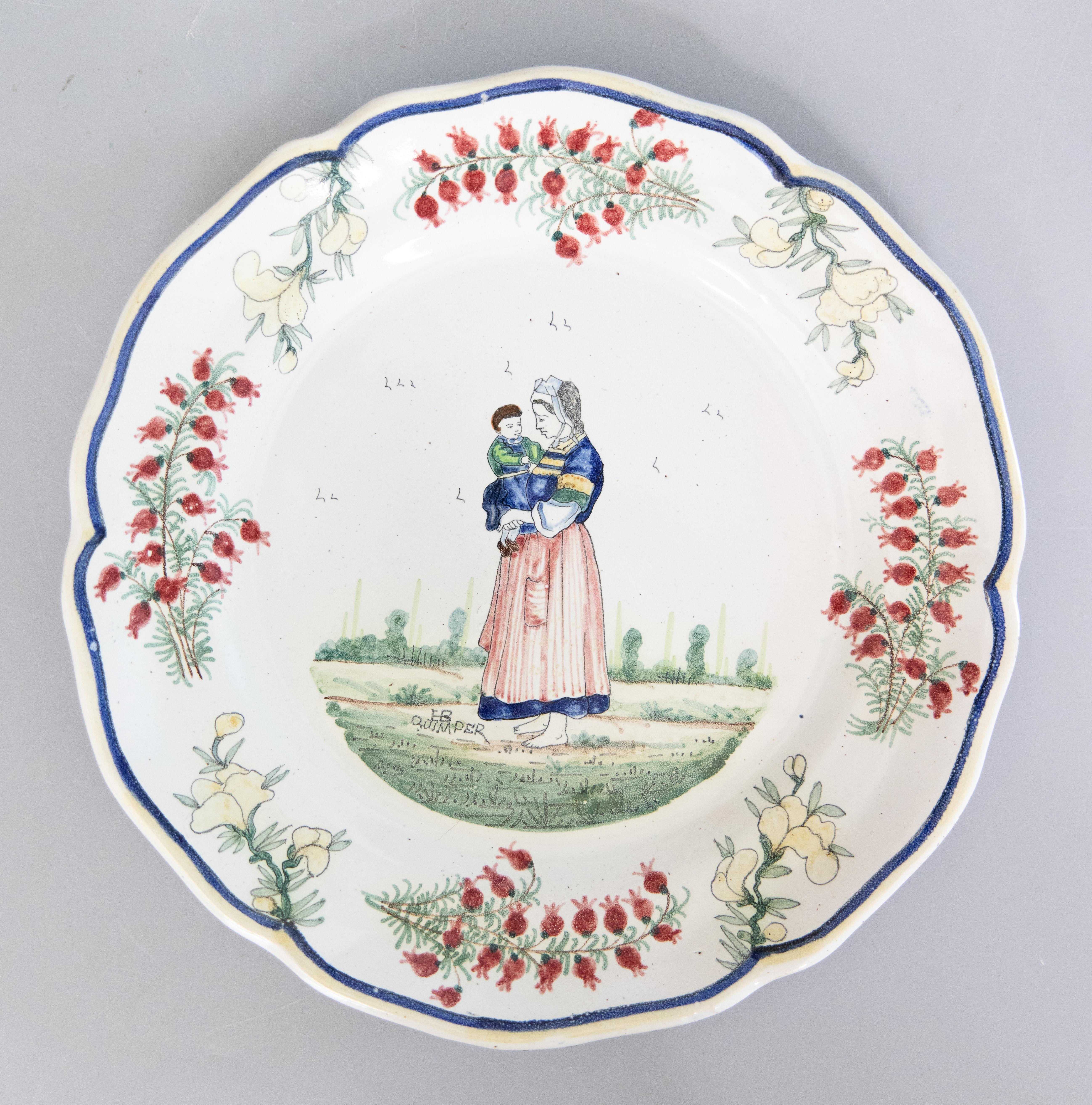 Français Paire d'assiettes festonnées Quimper en faïence française du 19ème siècle en vente