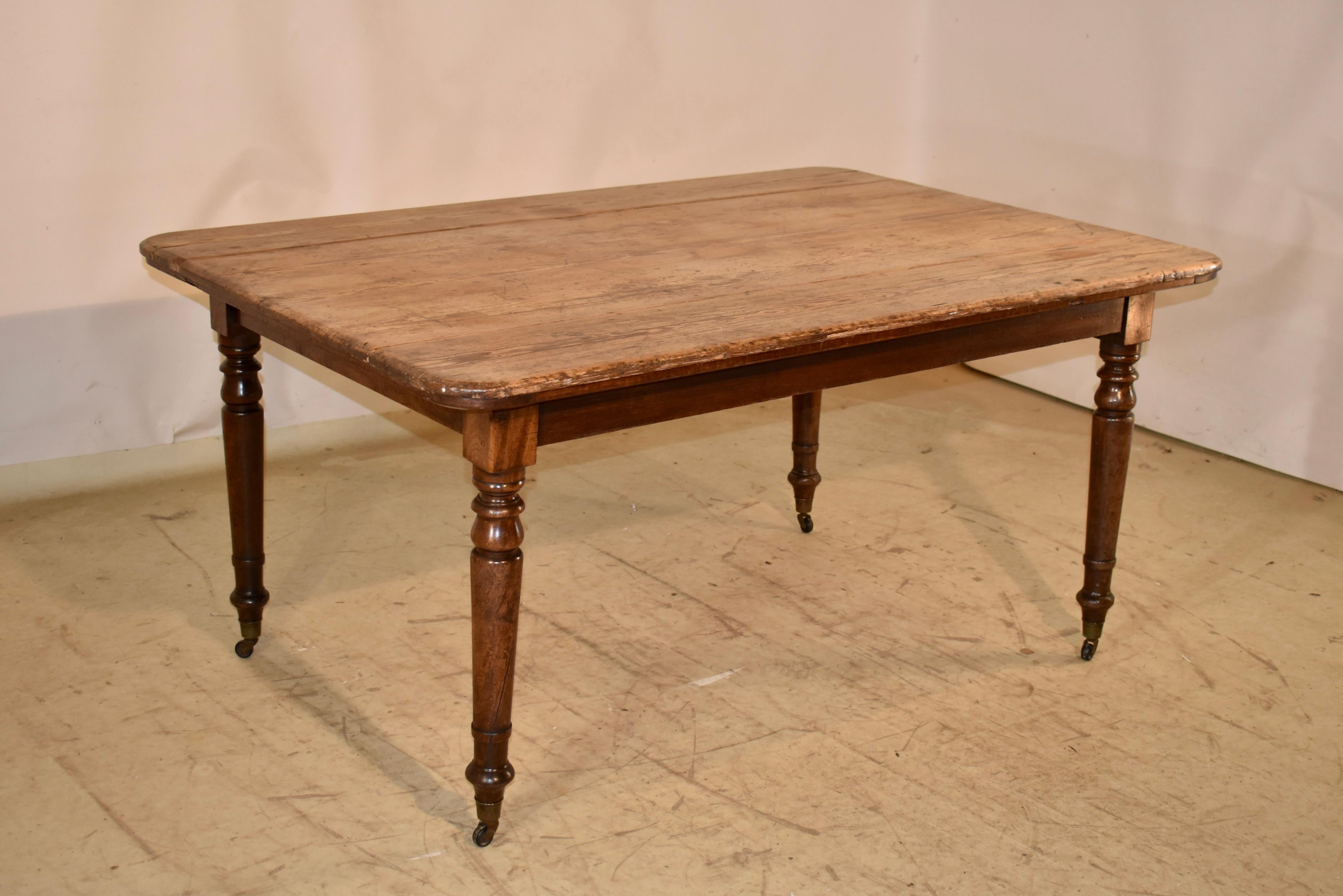 Französischer Bauernhoftisch aus dem 19. im Zustand „Gut“ im Angebot in High Point, NC