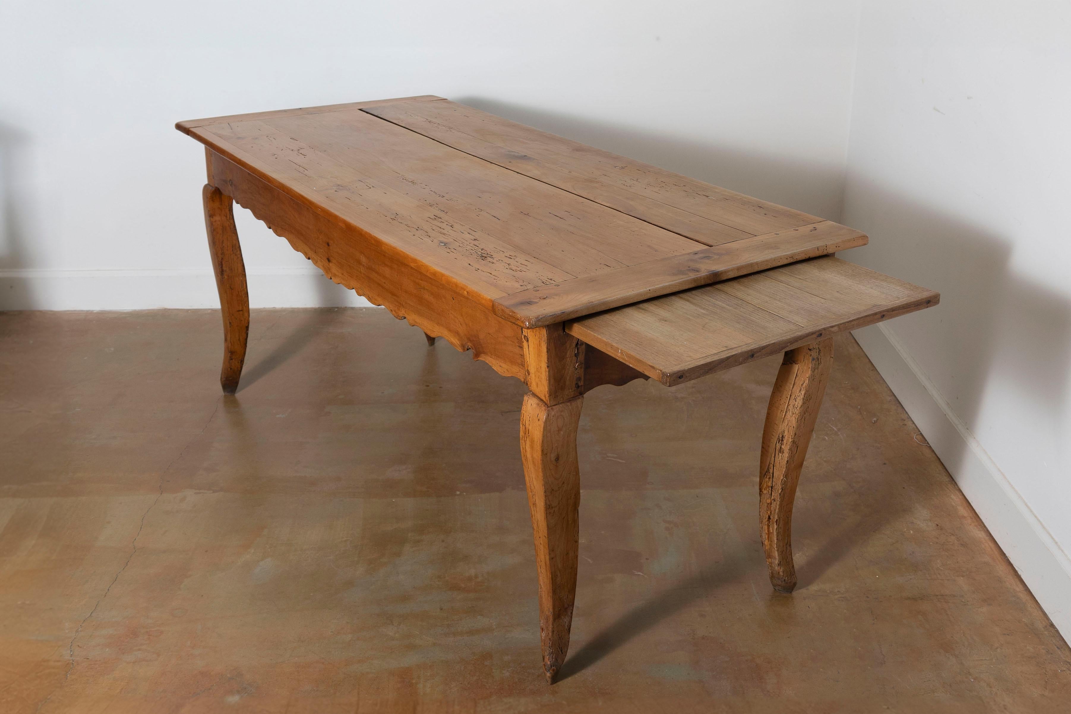 Cerise Table de ferme française du 19e siècle en vente