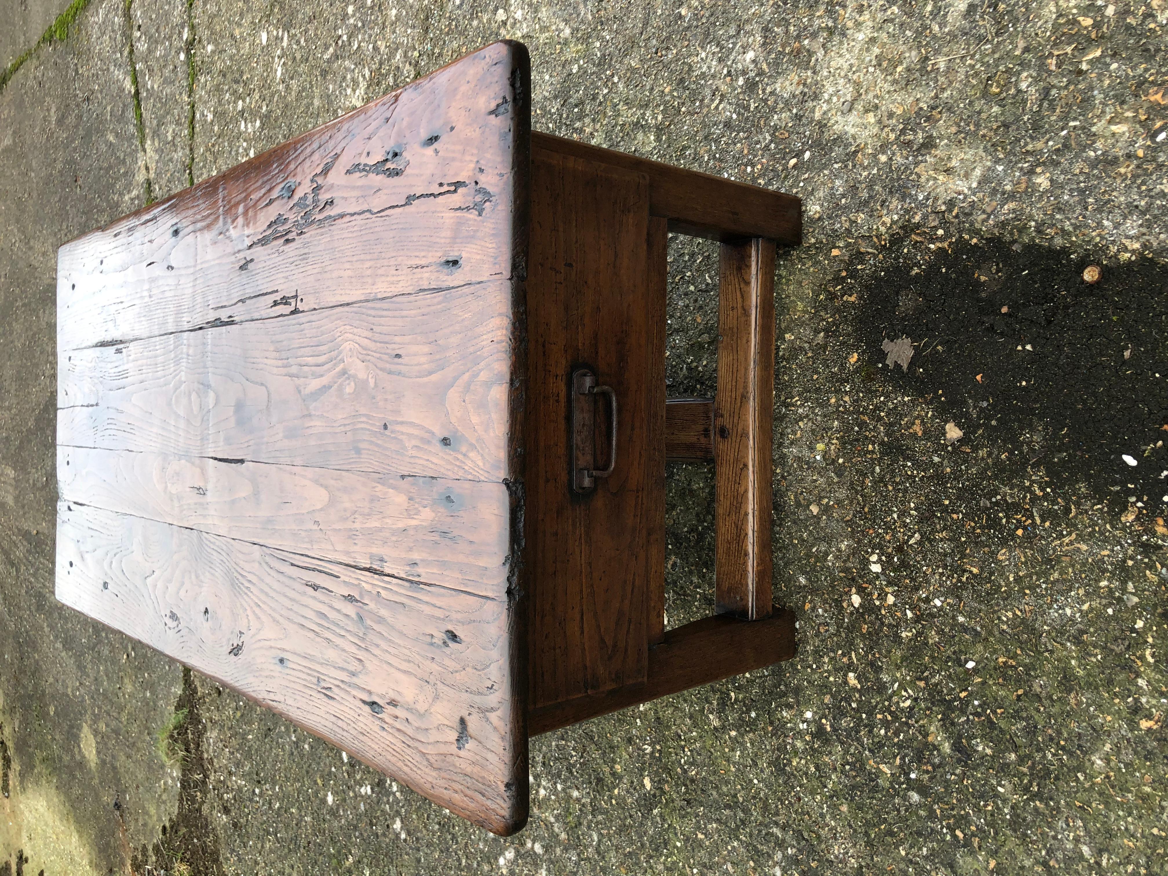Provincial français table basse de ferme française du 19e siècle