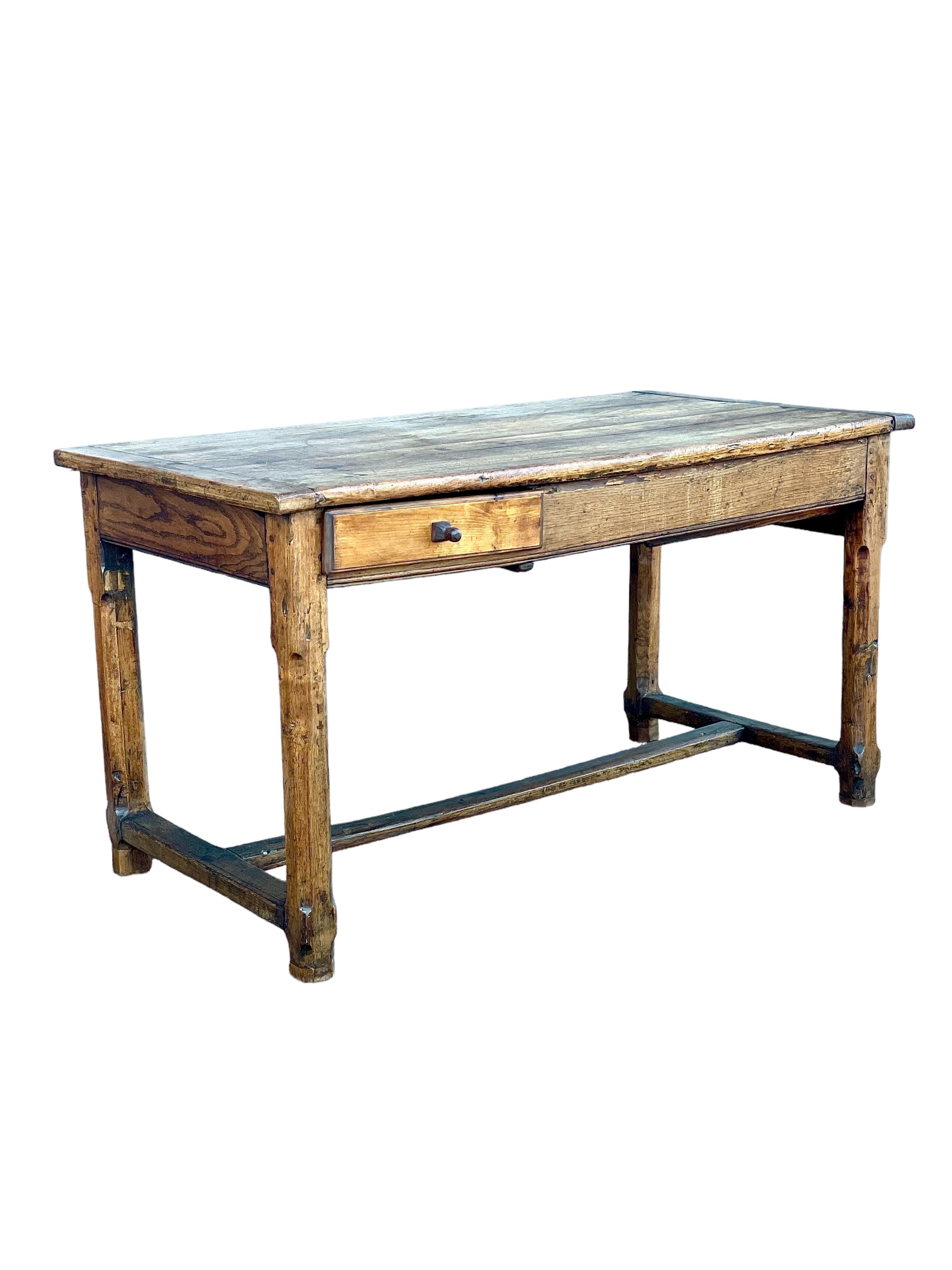 1850s Century French Farmhouse Table In Good Condition For Sale In LA CIOTAT, FR