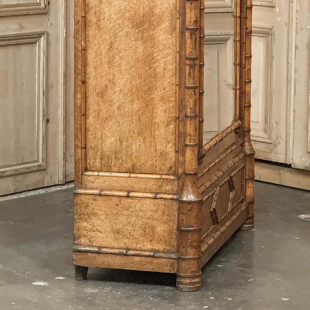 Armoire francese in finto bambù del XIX secolo in vendita 4