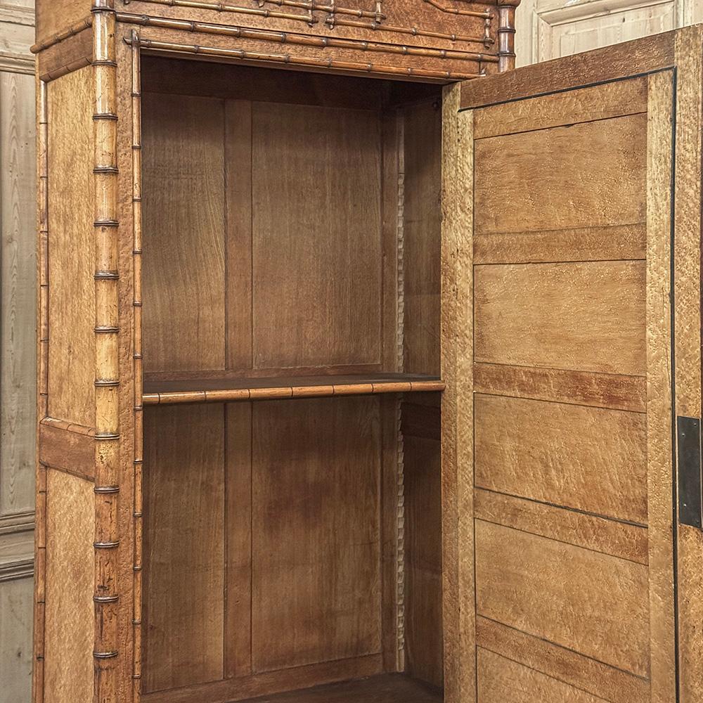 Armoire francese in finto bambù del XIX secolo in vendita 8