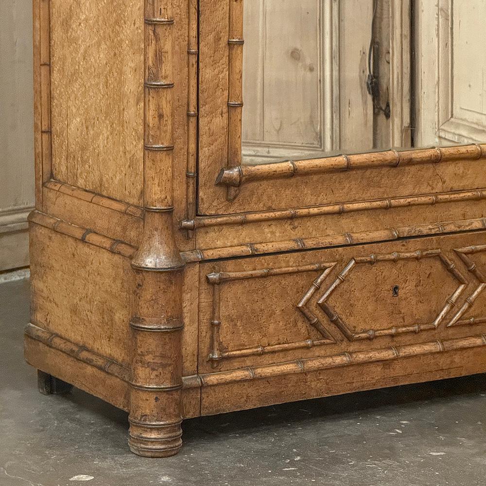 Fine XIX secolo Armoire francese in finto bambù del XIX secolo in vendita