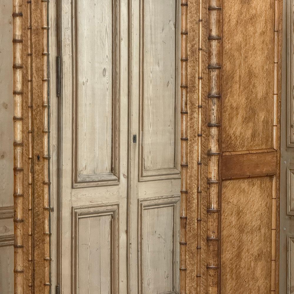 Armoire francese in finto bambù del XIX secolo in vendita 1
