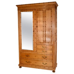 Armoire française du XIXe siècle en faux bambou