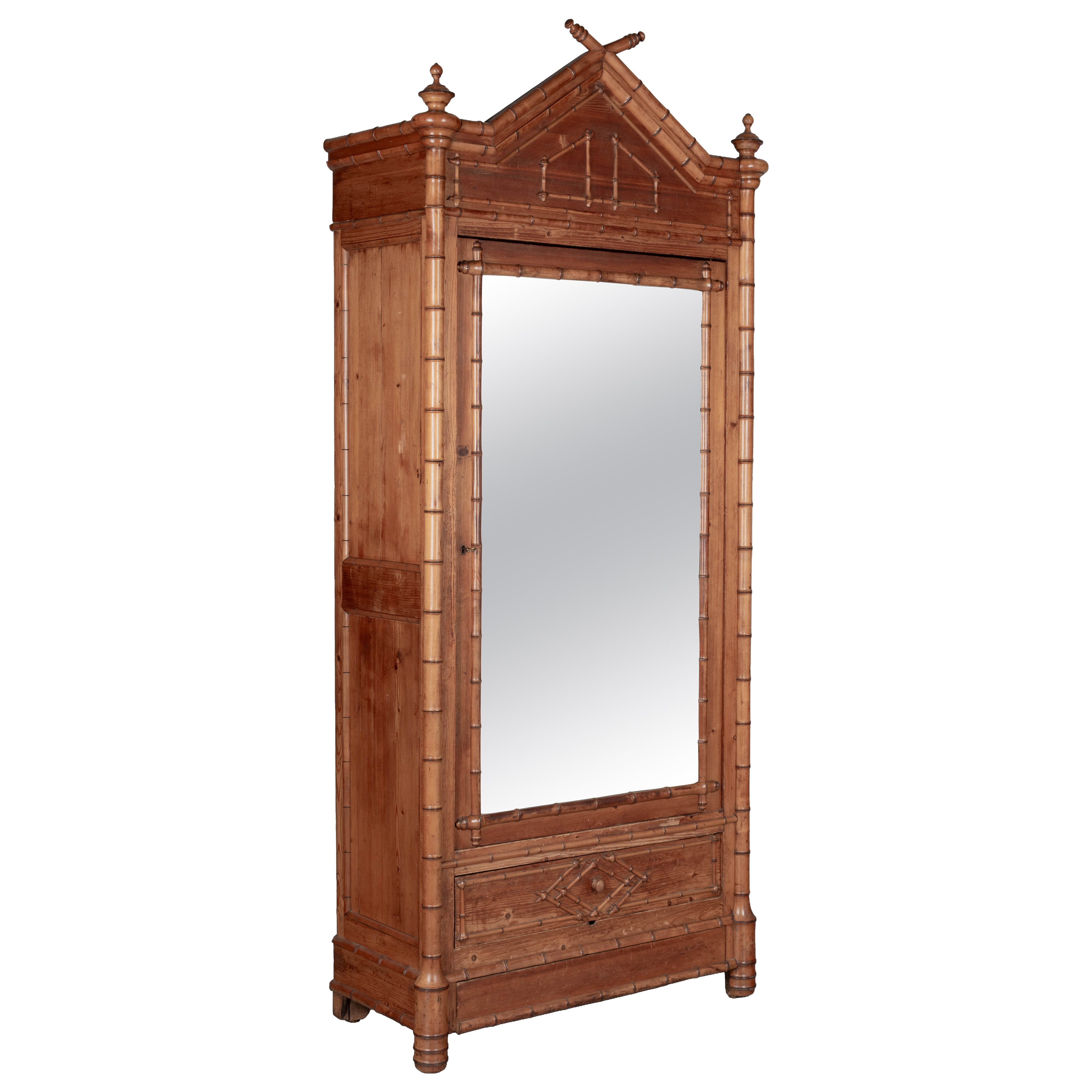 Armadio o guardaroba in finto bambù francese del XIX secolo in vendita