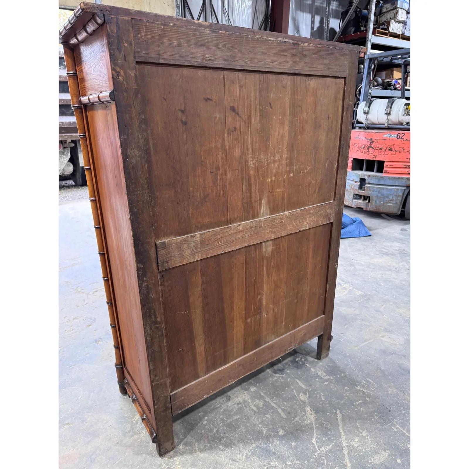 Libreria francese in finto bambù del XIX secolo in vendita 7