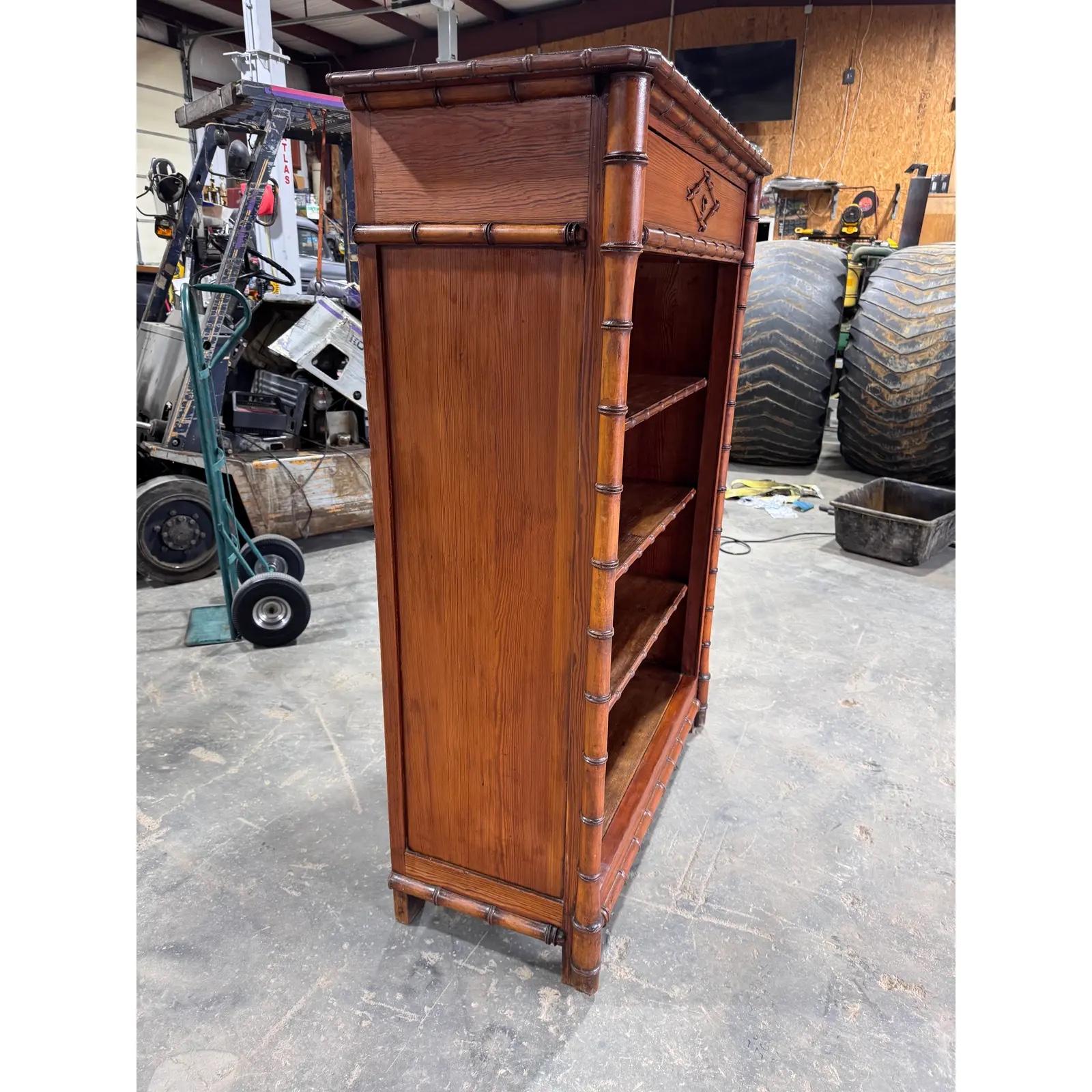 Libreria francese in finto bambù del XIX secolo in vendita 2