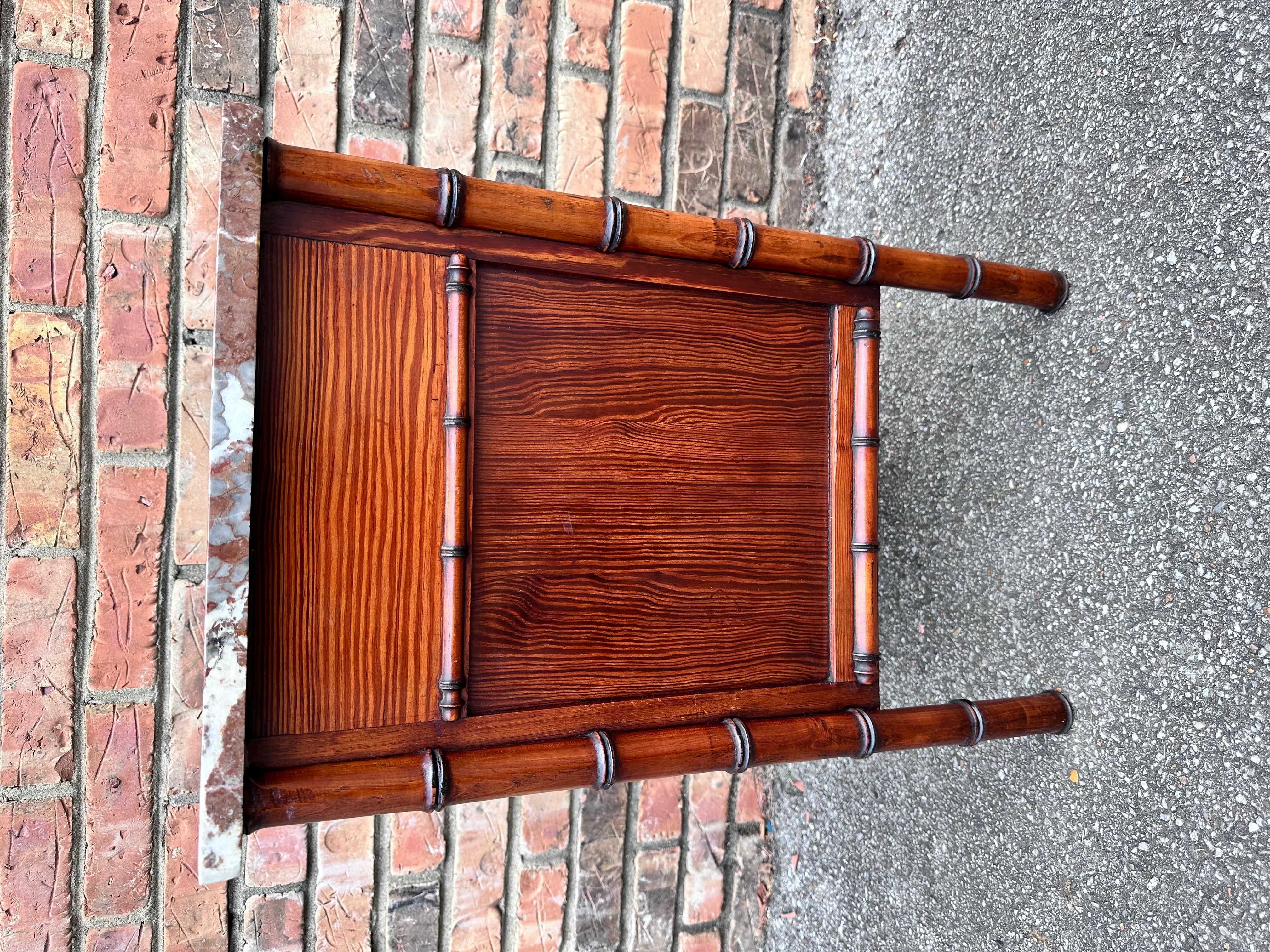 Armoire française du 19ème siècle en faux bambou en vente 2