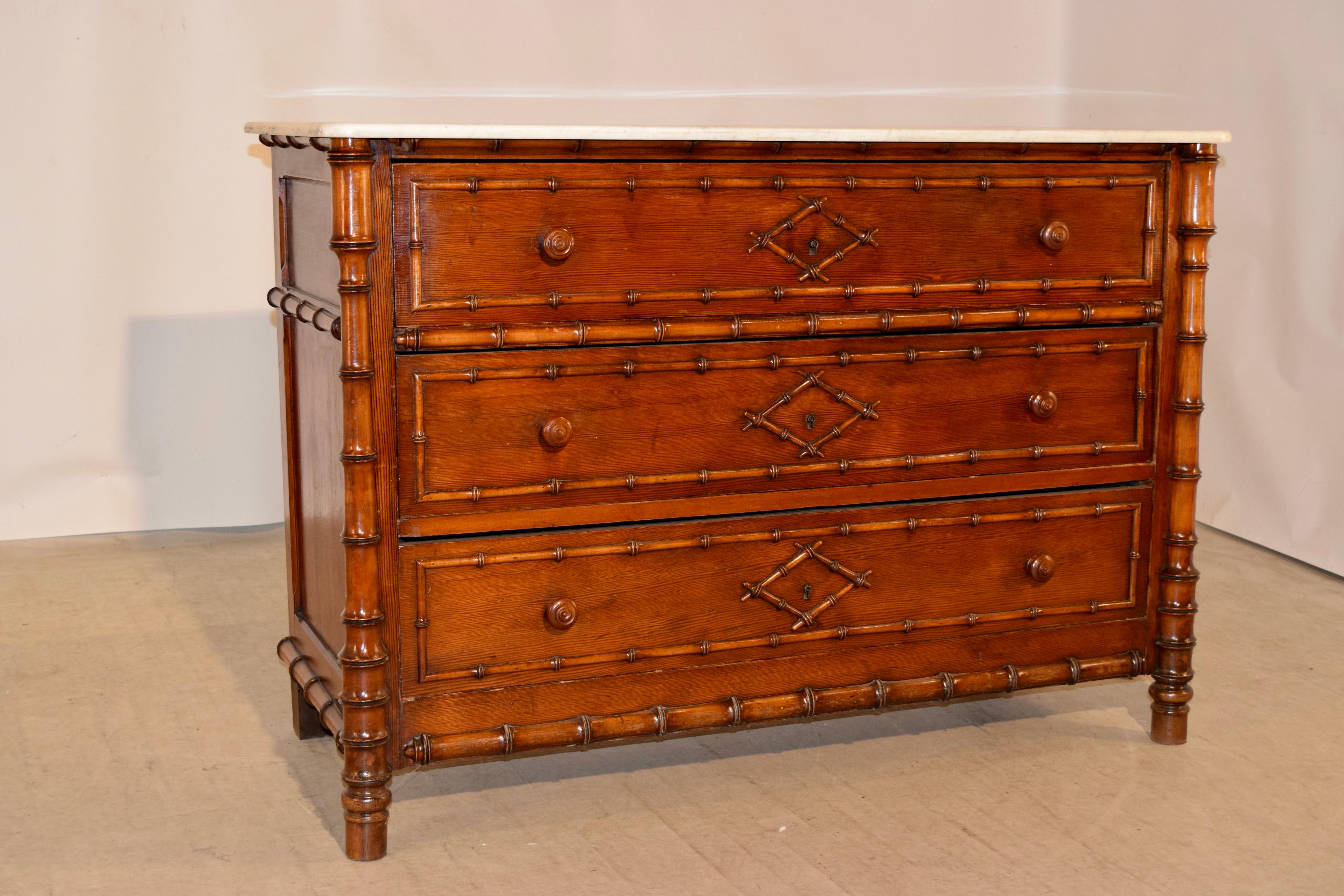 19th Century French Faux Bamboo Chest of Drawers (19. Jahrhundert)