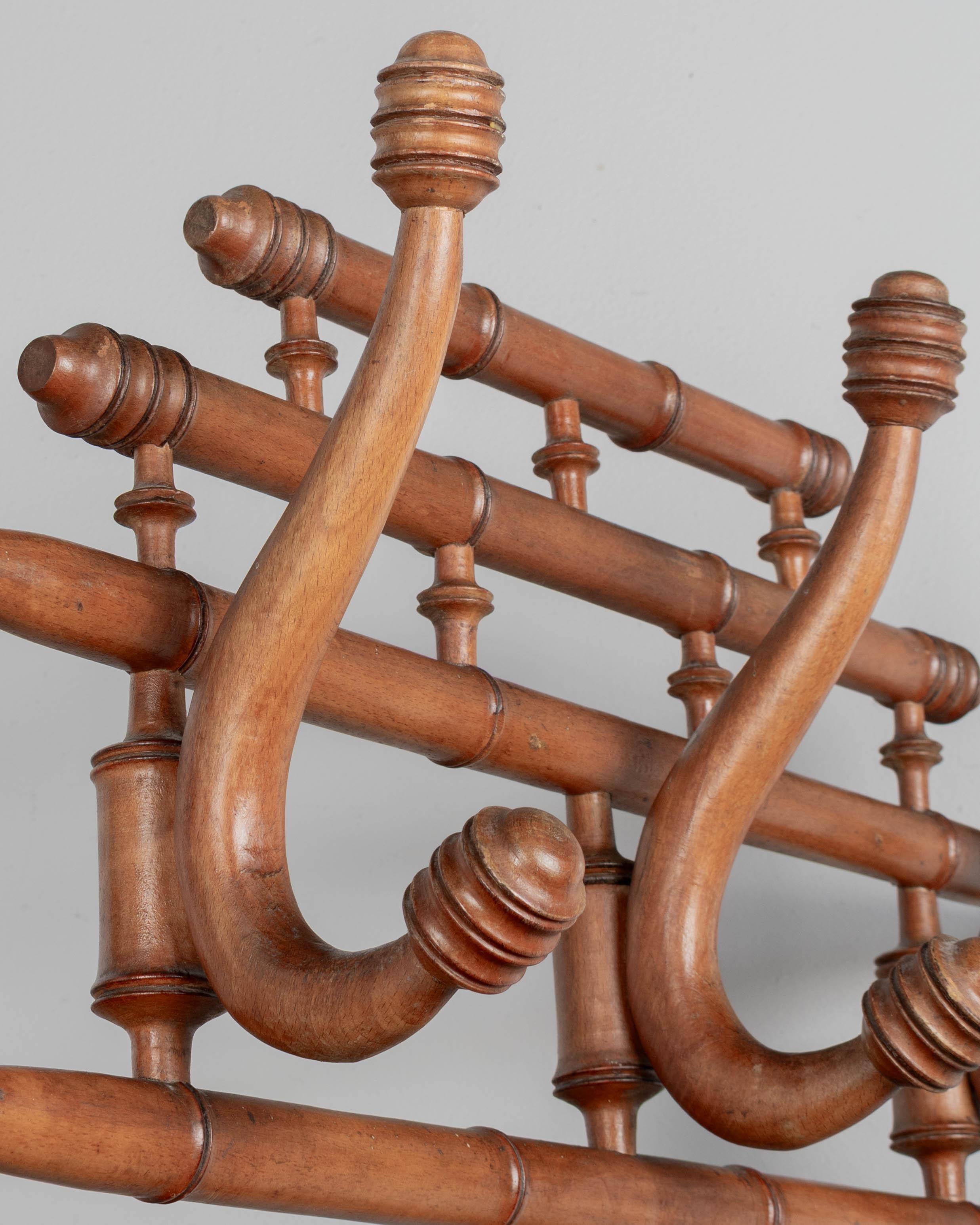 19. Jahrhundert Französisch Faux Bambus Halle Baum oder Kleiderständer im Angebot 1