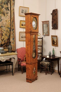 Französische Faux Bois-Gemalte Standuhr des 19. Jahrhunderts mit gepresstem, vergoldetem Metall