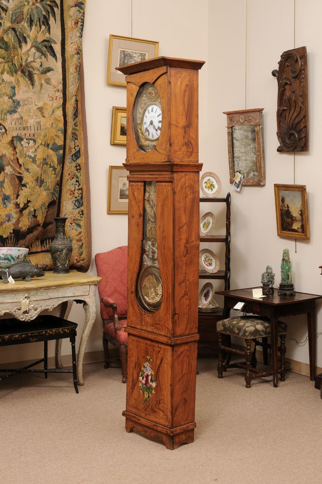 Français Horloge de parquet française du 19ème siècle peinte en faux bois avec métal doré pressé en vente