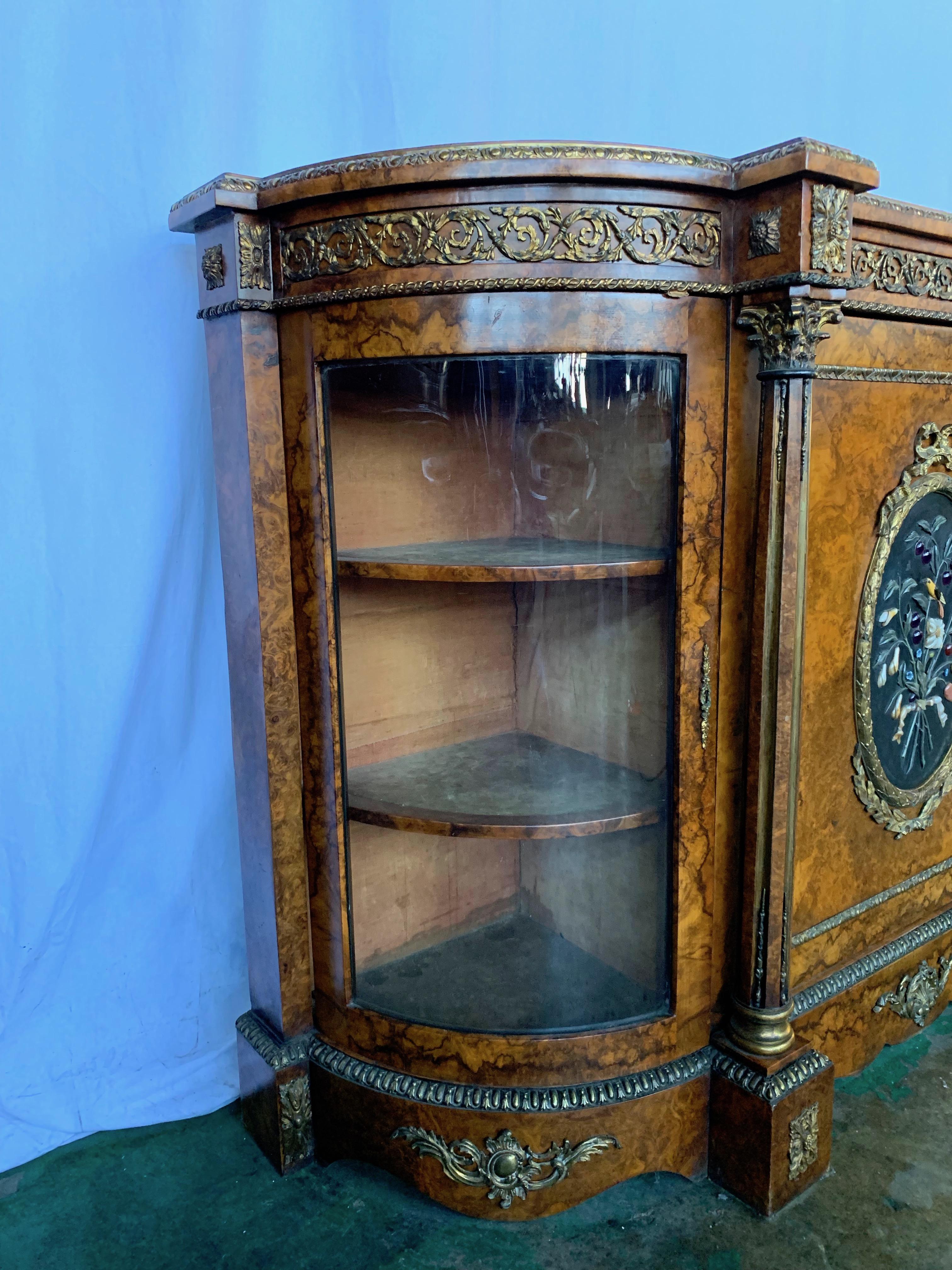 19th Century French Figured Walnut Credenza For Sale 1