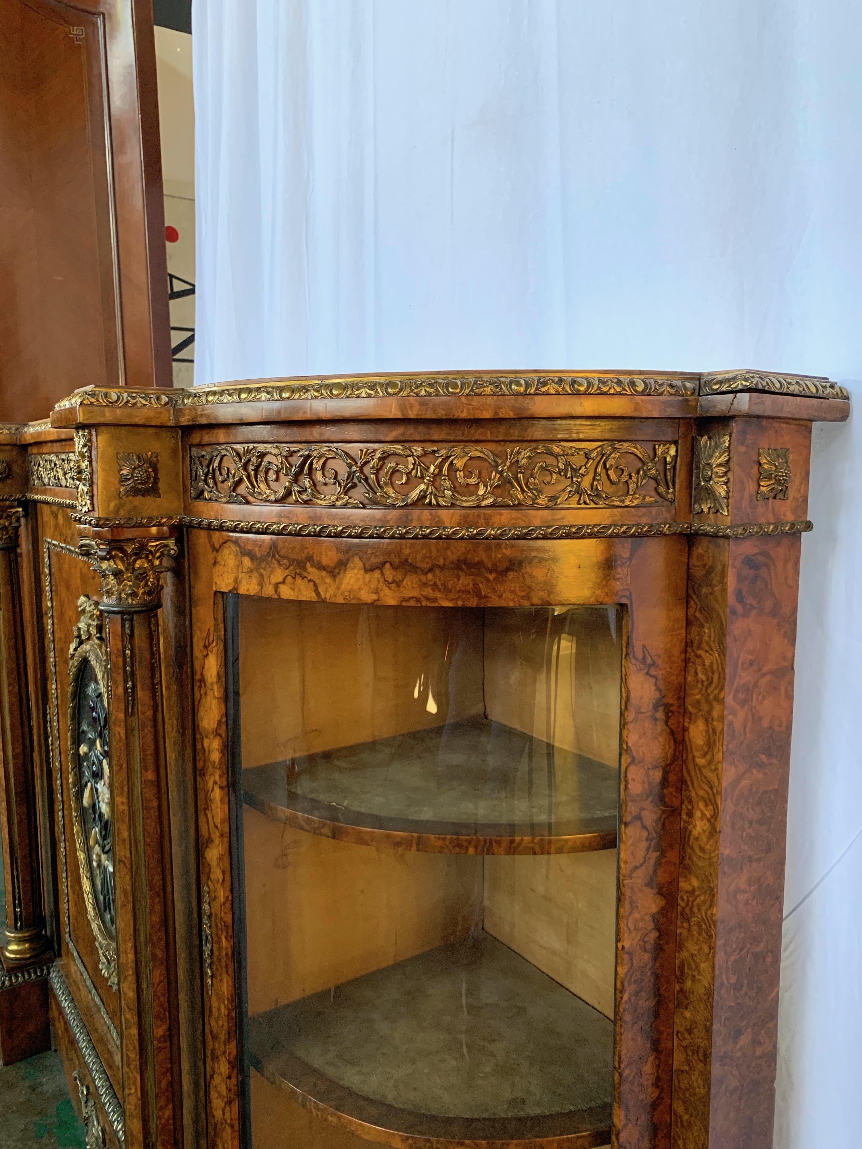 19th Century French Figured Walnut Credenza For Sale 4