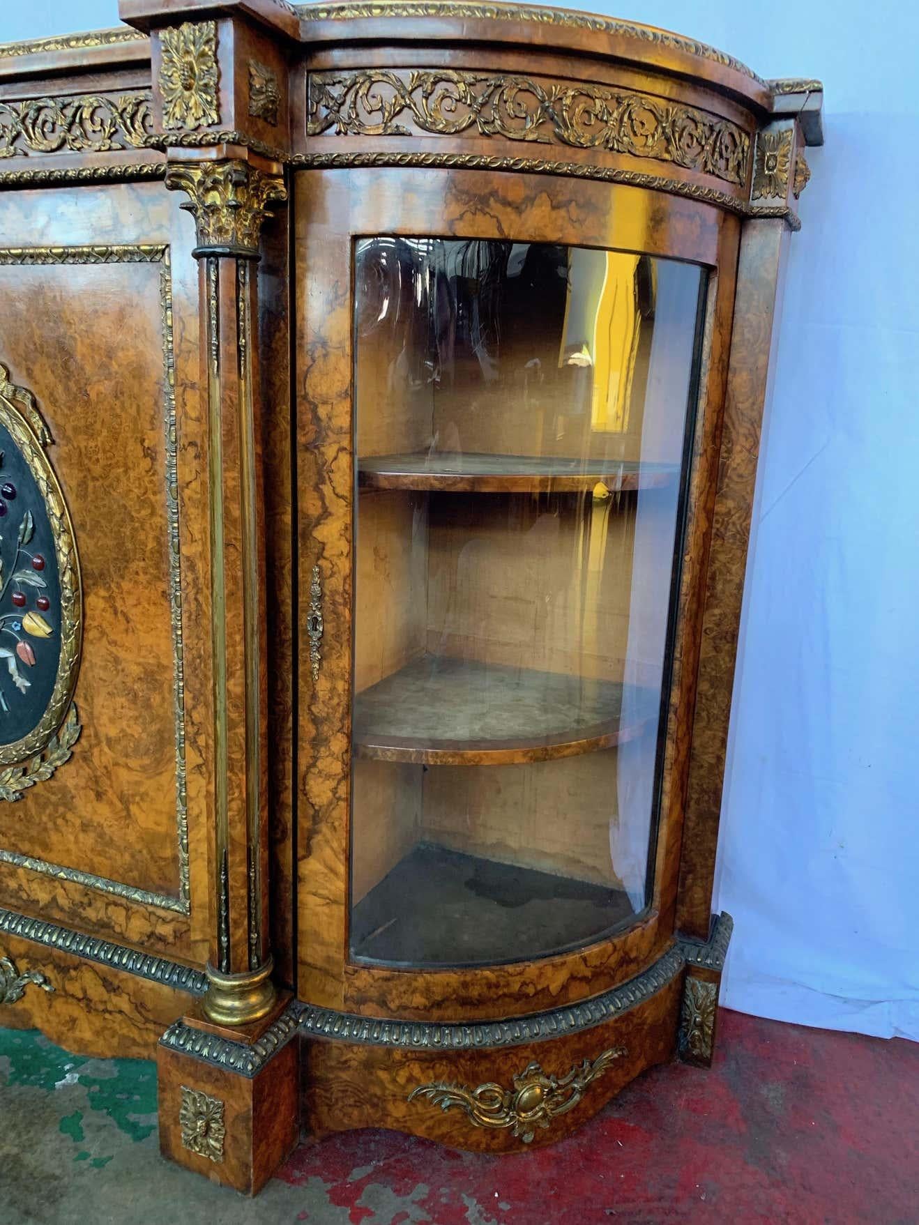 19th Century French Figured Walnut Credenza For Sale 4