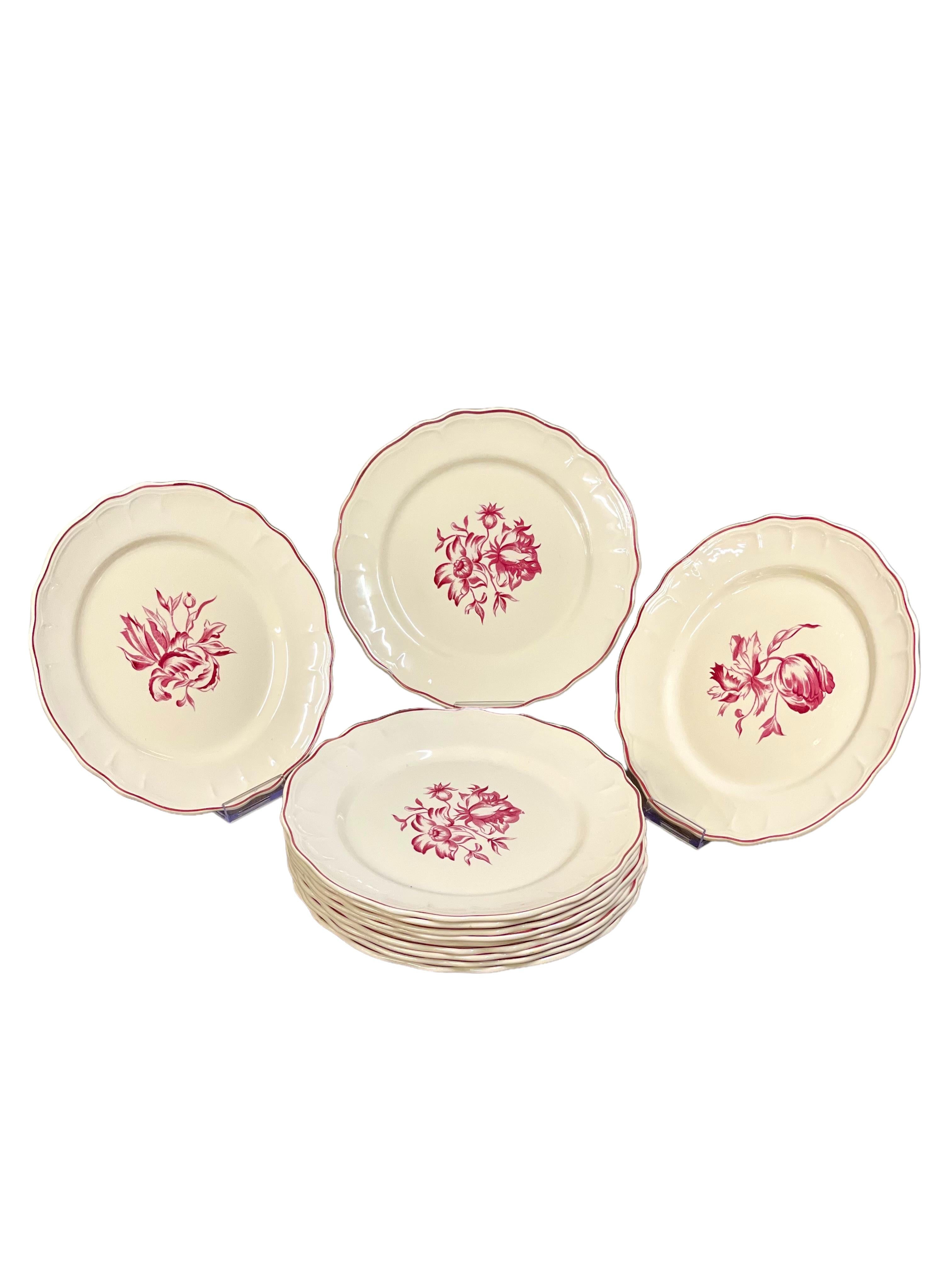 Français Service de table Vintage Creamware de 34 Pieces en vente