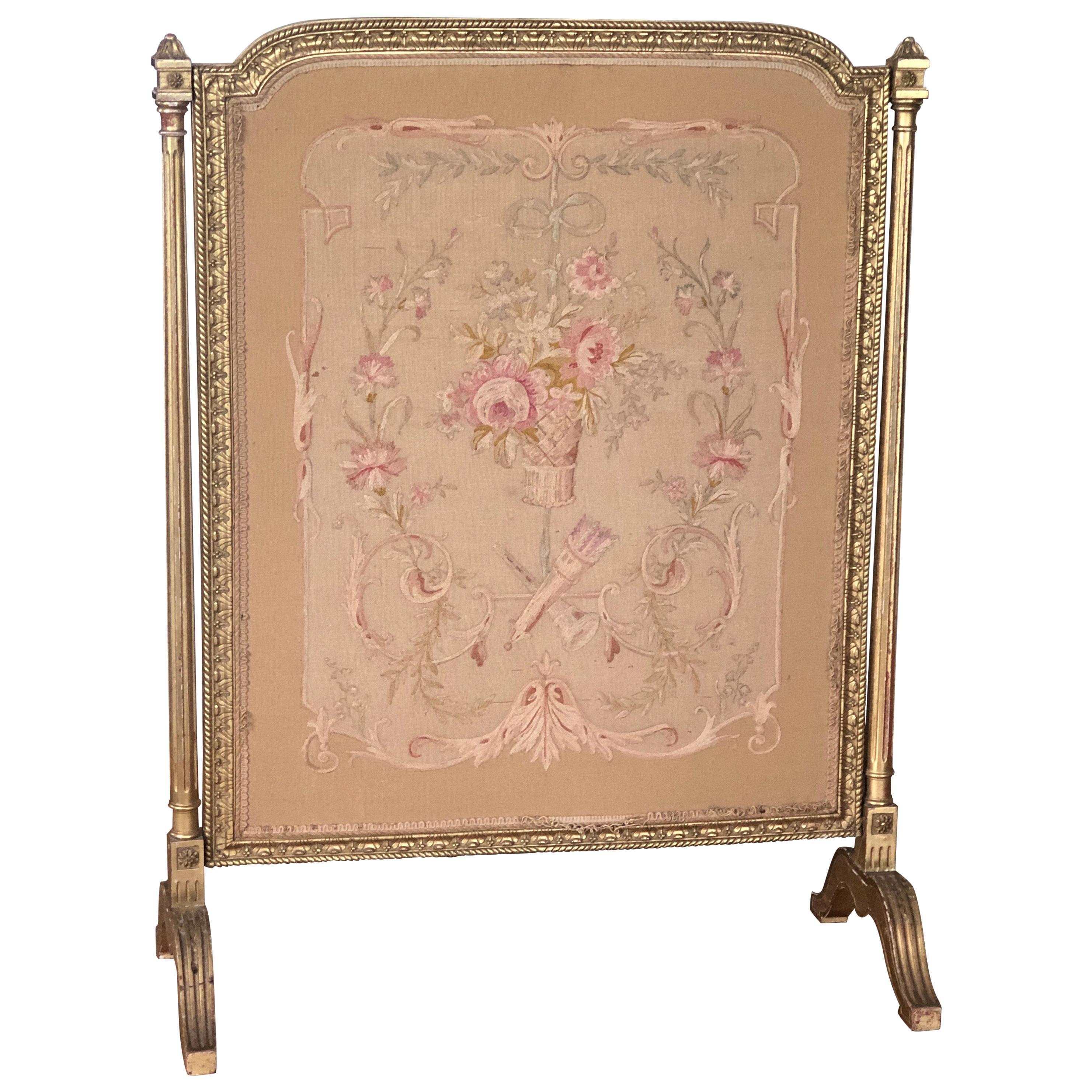 Pare-étincelles français du 19ème siècle avec cadre sculpté à la main et tapisserie en soie