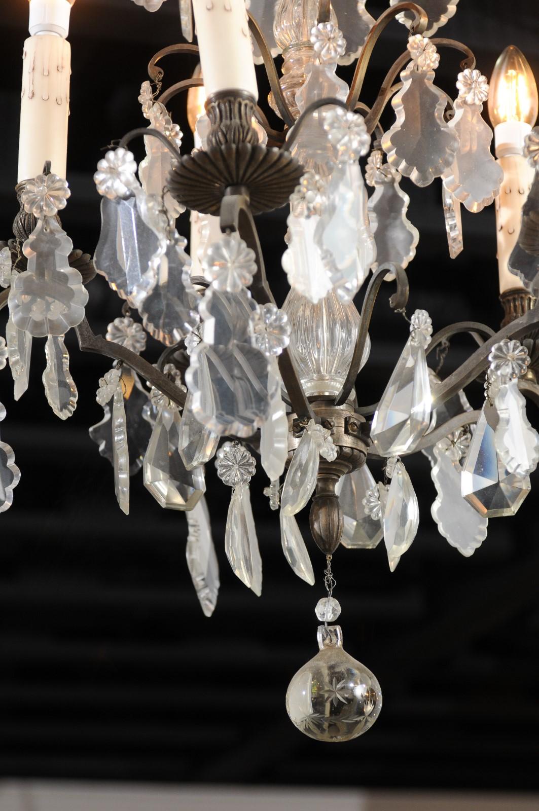 lustre français du 19e siècle à cinq lumières en fer et cristal avec pendeloques en vente 2