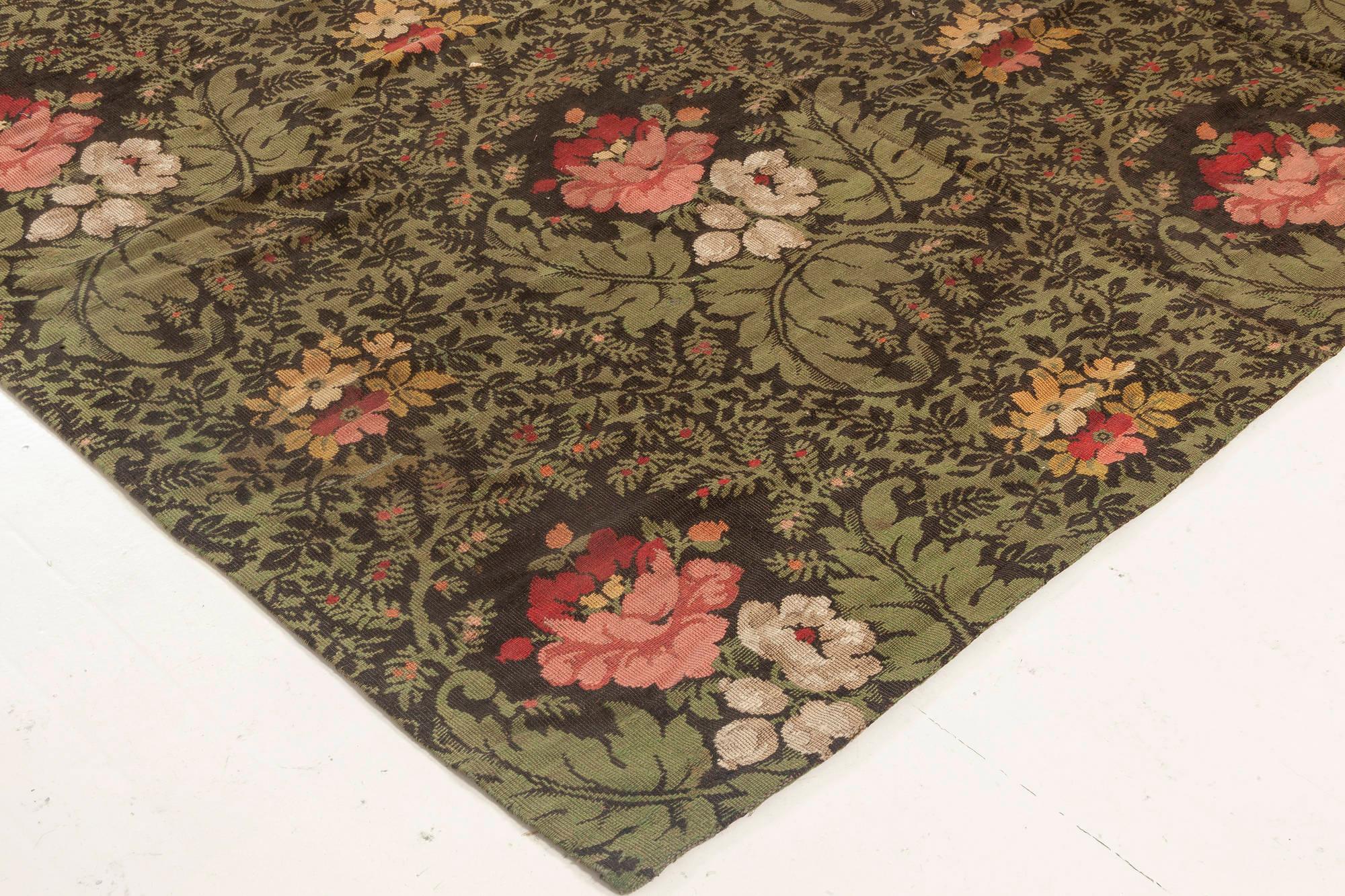 19th Century French Floral Design Green, Black and Pink Flat Weave Wool Rug For Sale 2