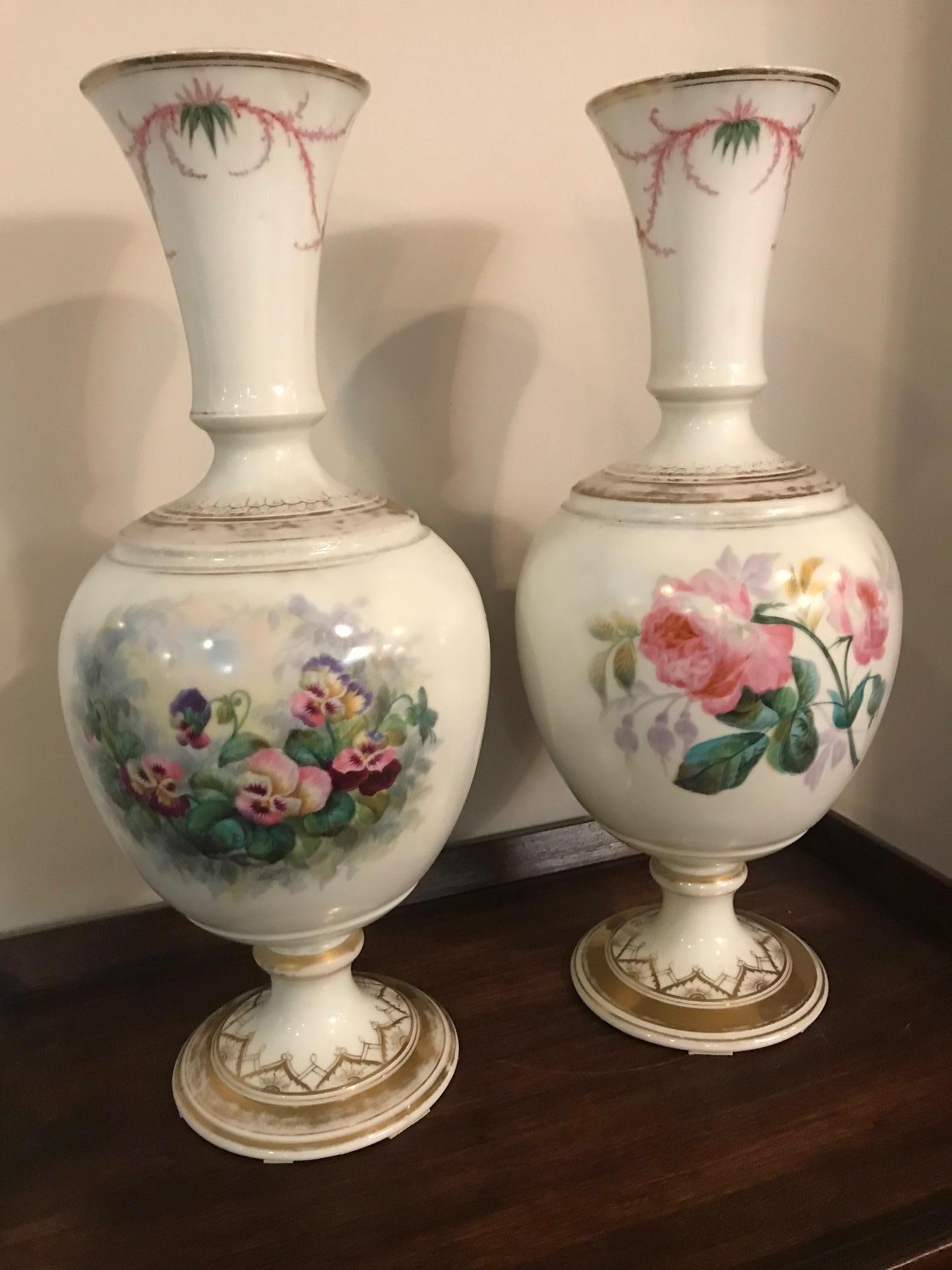 Mid-19th Century 19th Century French Flowers Decoration Pair of Vases, 1850s For Sale