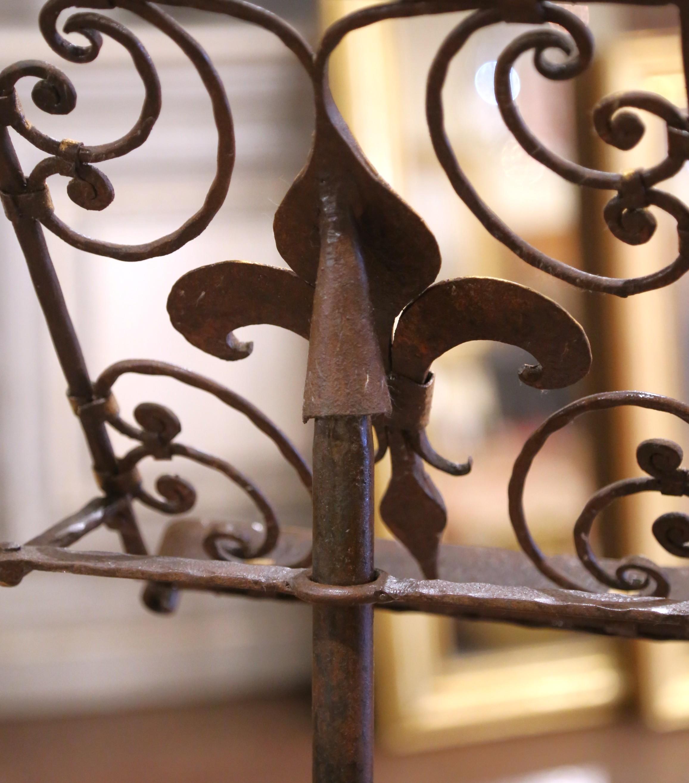 19th Century French Forged Iron Music Stand Lectern with Fleur-de-Lys Decor For Sale 7