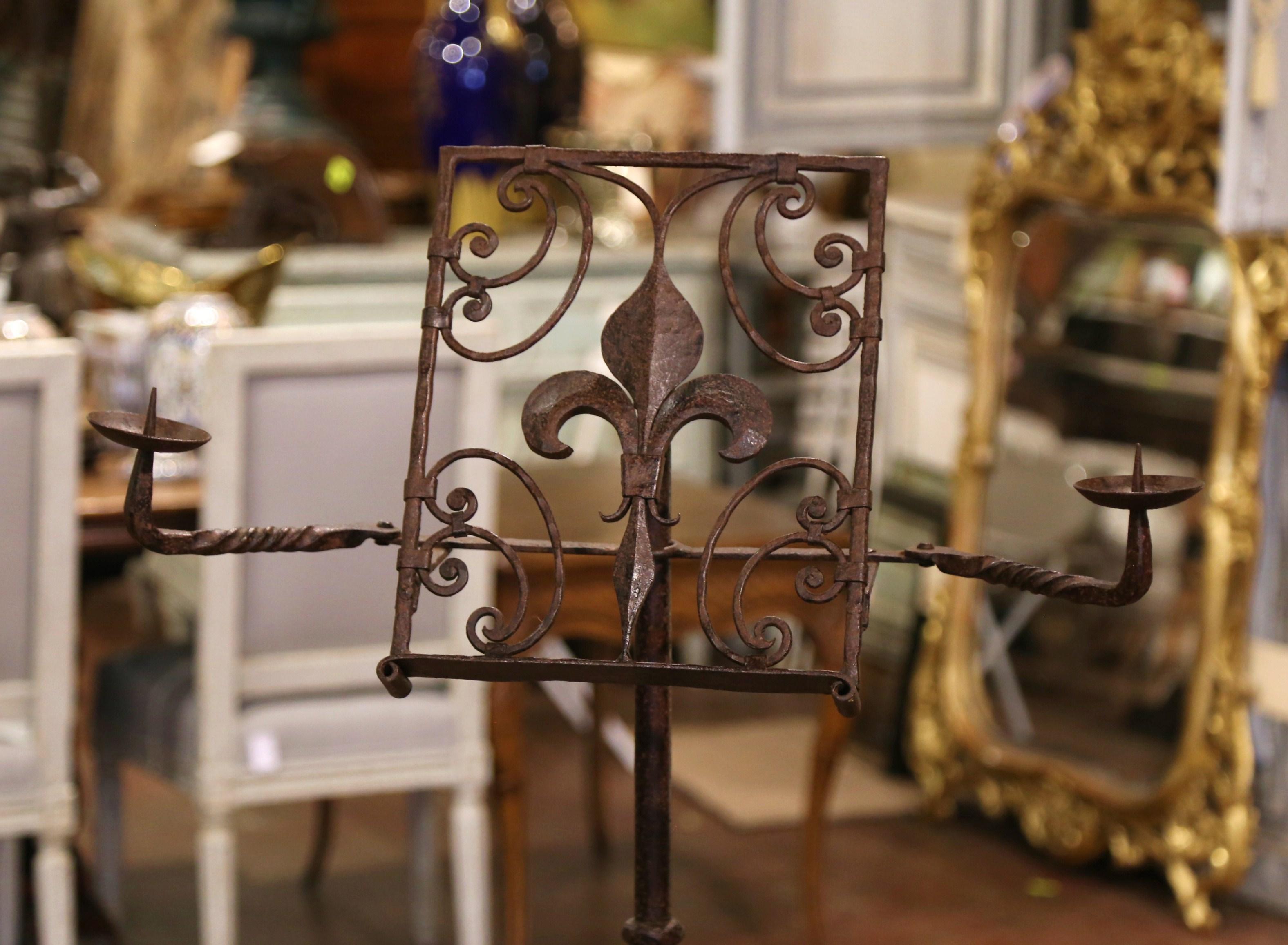 Patinated 19th Century French Forged Iron Music Stand Lectern with Fleur-de-Lys Decor