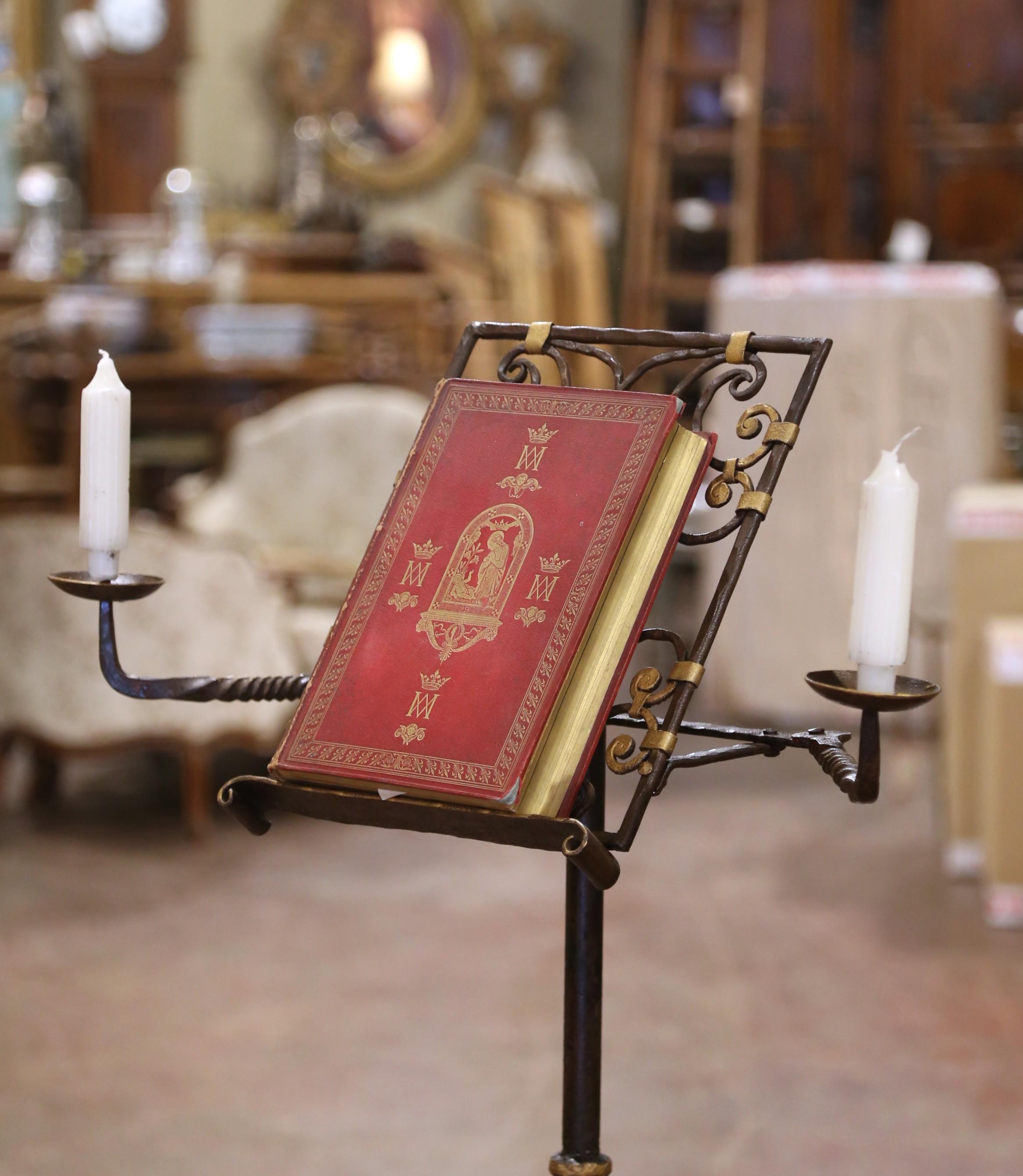 19th Century French Forged Iron Music Stand Lectern with Fleur-de-Lys Decor In Excellent Condition For Sale In Dallas, TX