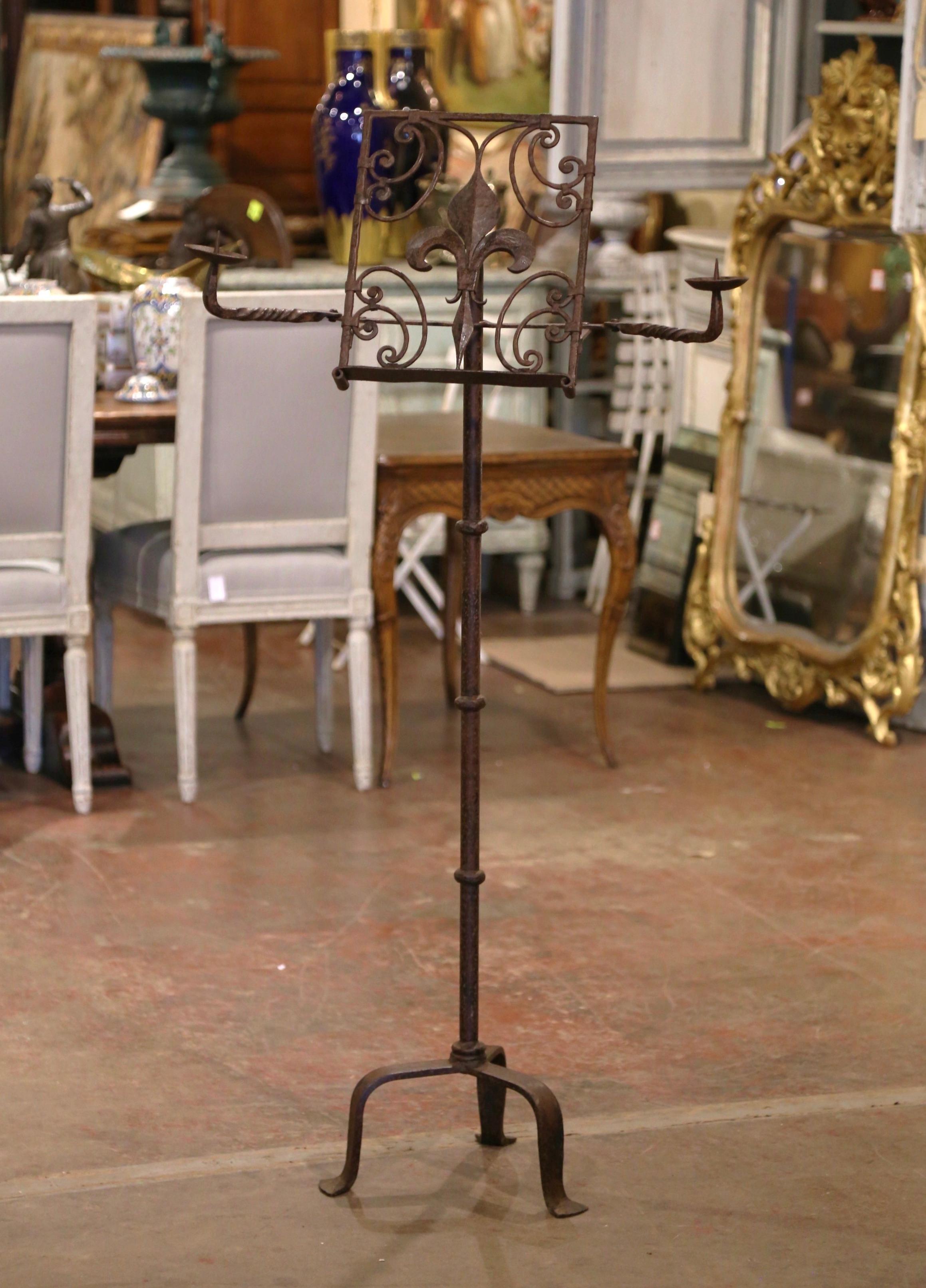 19th Century French Forged Iron Music Stand Lectern with Fleur-de-Lys Decor In Excellent Condition In Dallas, TX